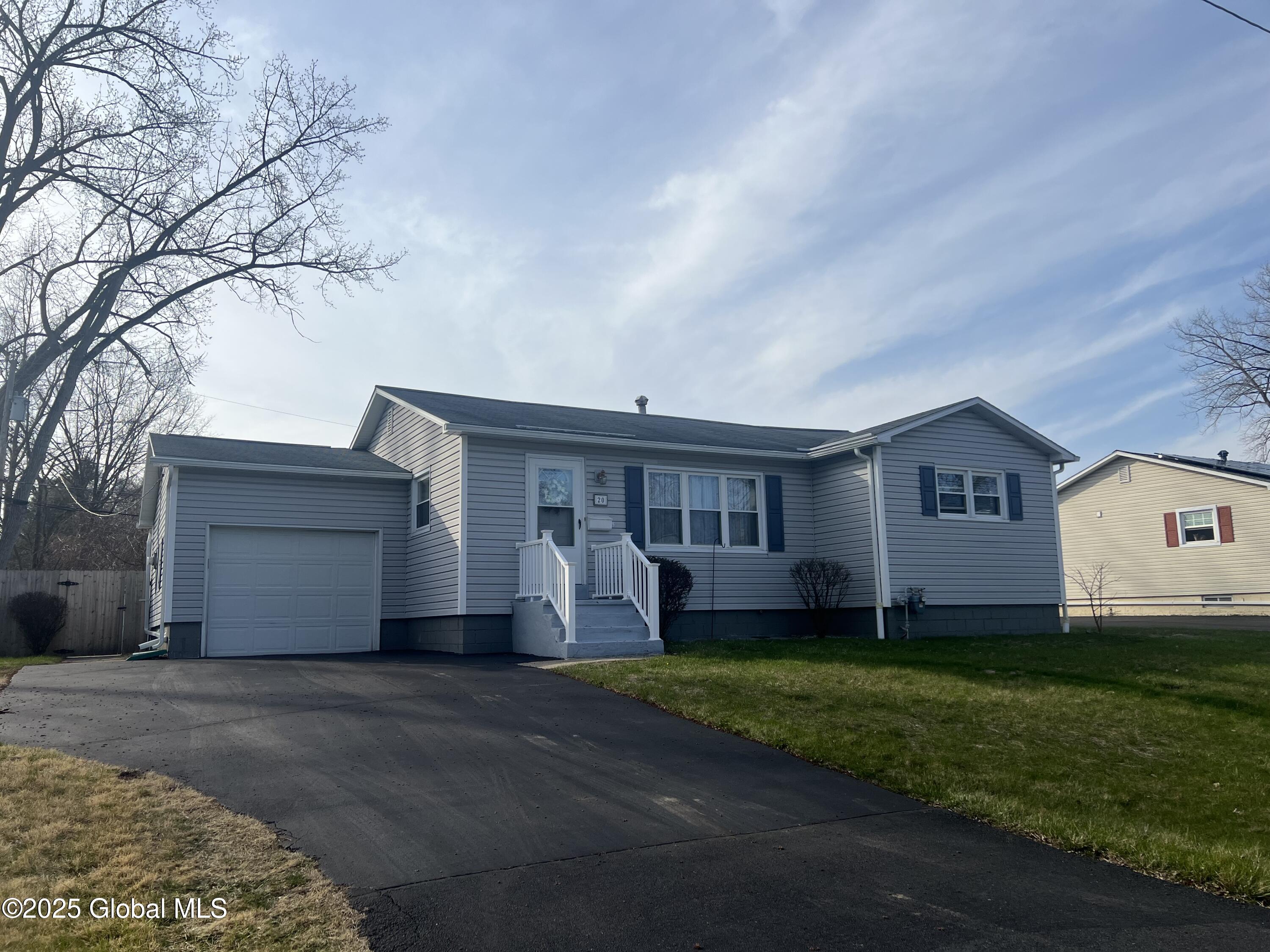 20 Thoroughbred Lane, Colonie, New York image 2