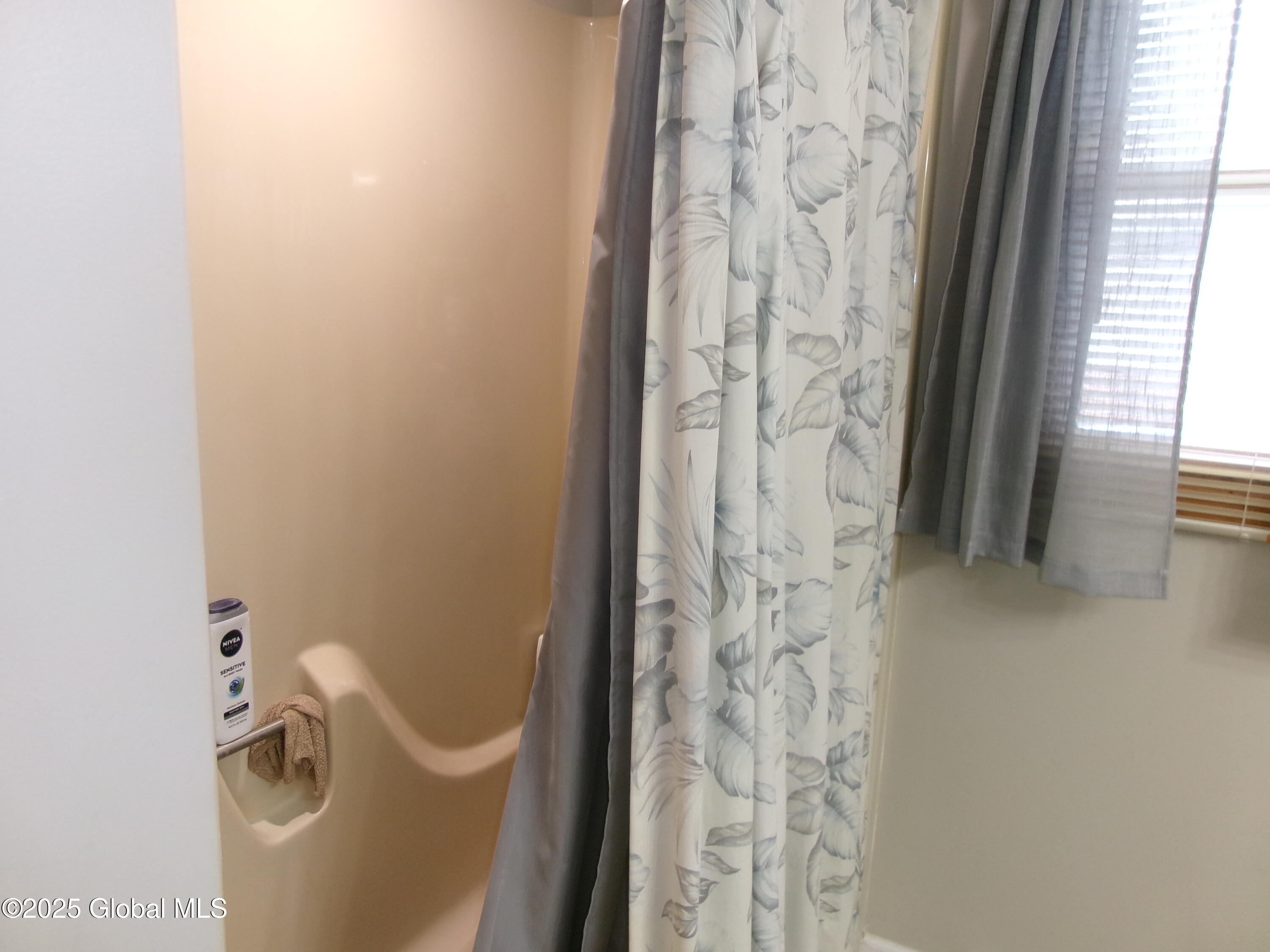 3421 Leroy Street, Schenectady, New York image 36