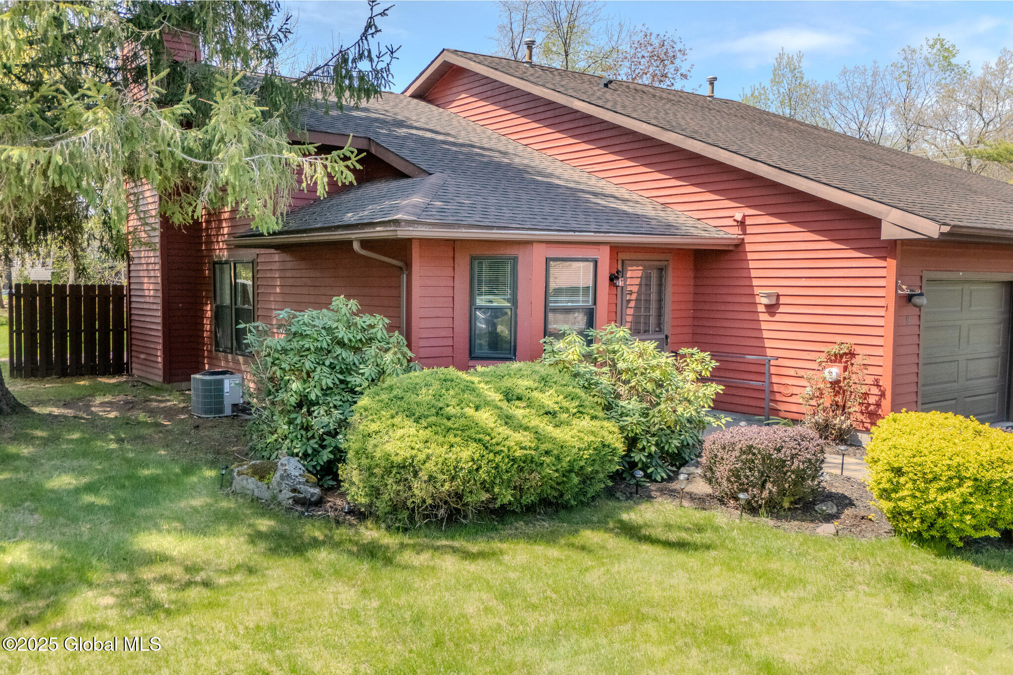 9 Eton Drive, Slingerlands, New York image 2