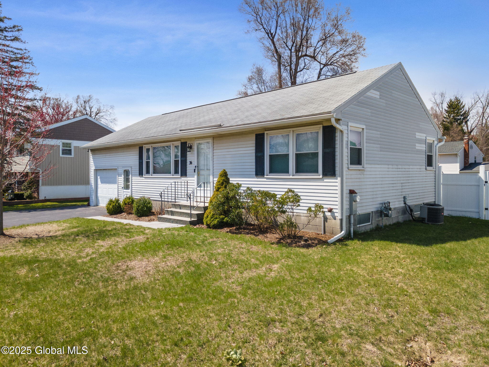 36 Red Fox Drive, Colonie, New York image 9