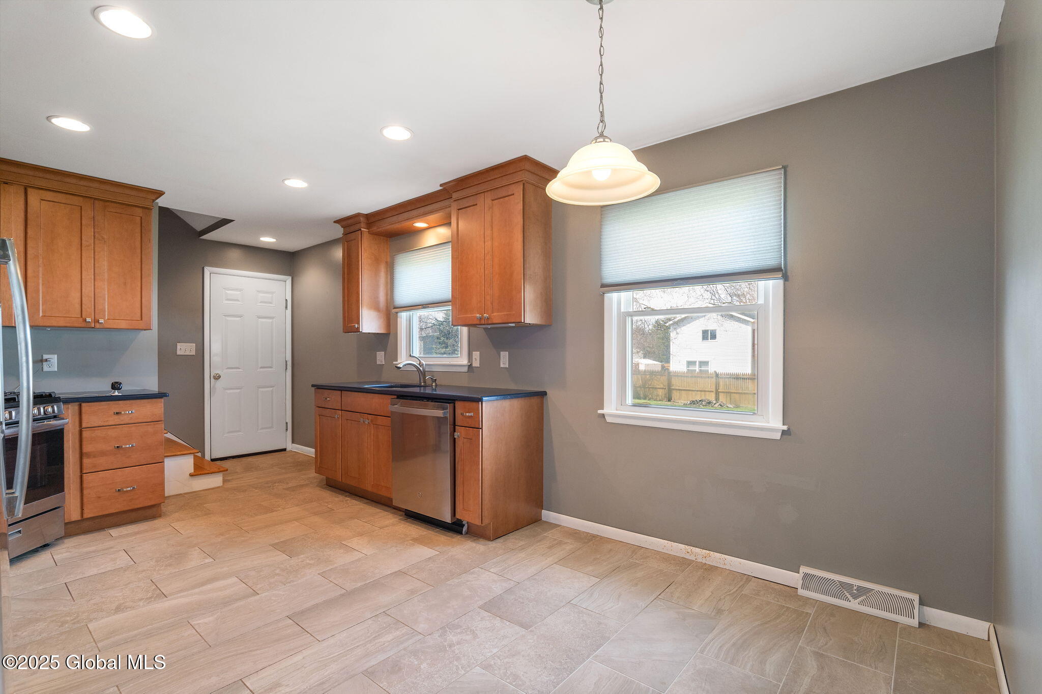 36 Red Fox Drive, Colonie, New York image 14