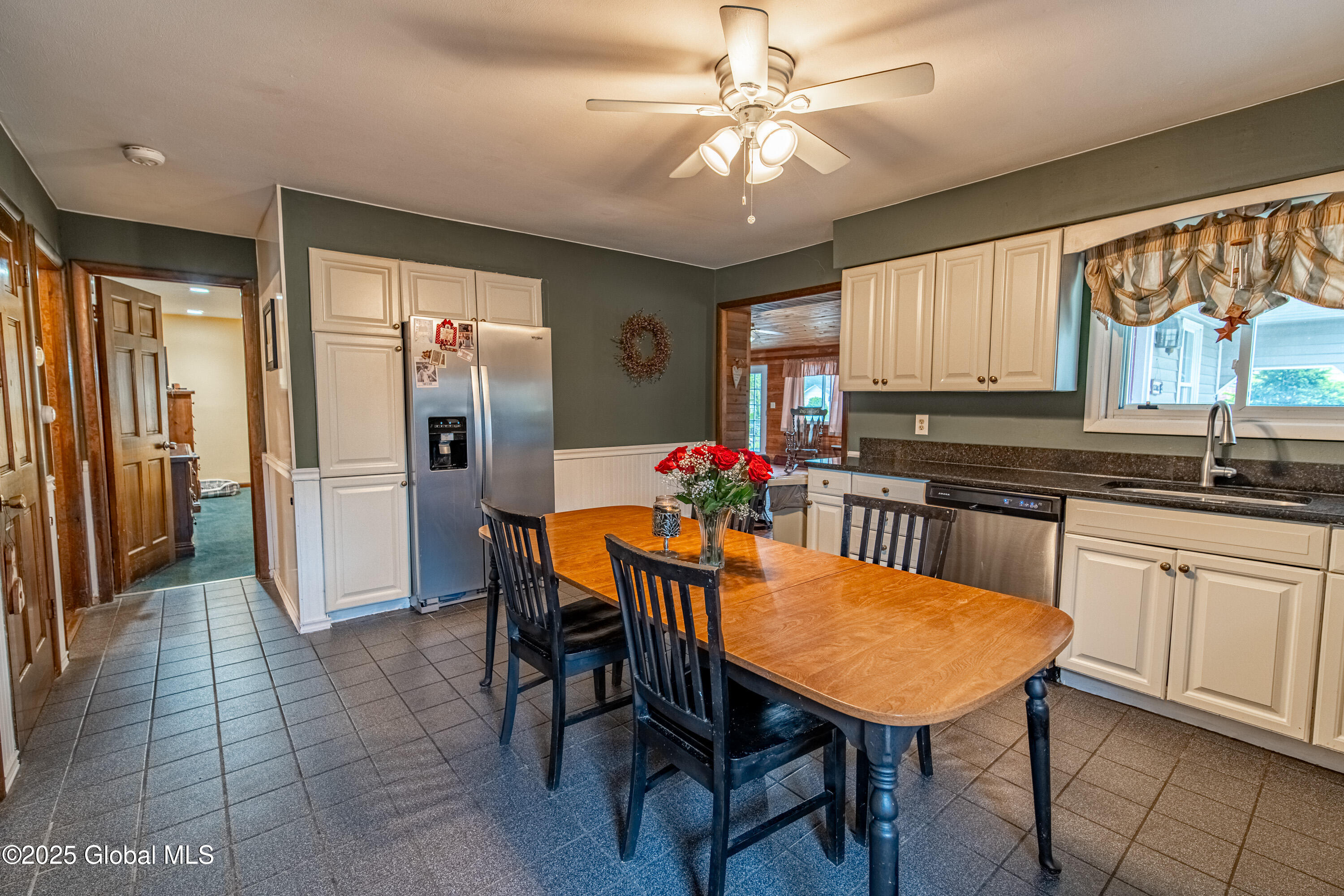 76 Mcnutt Avenue, Colonie, New York image 22