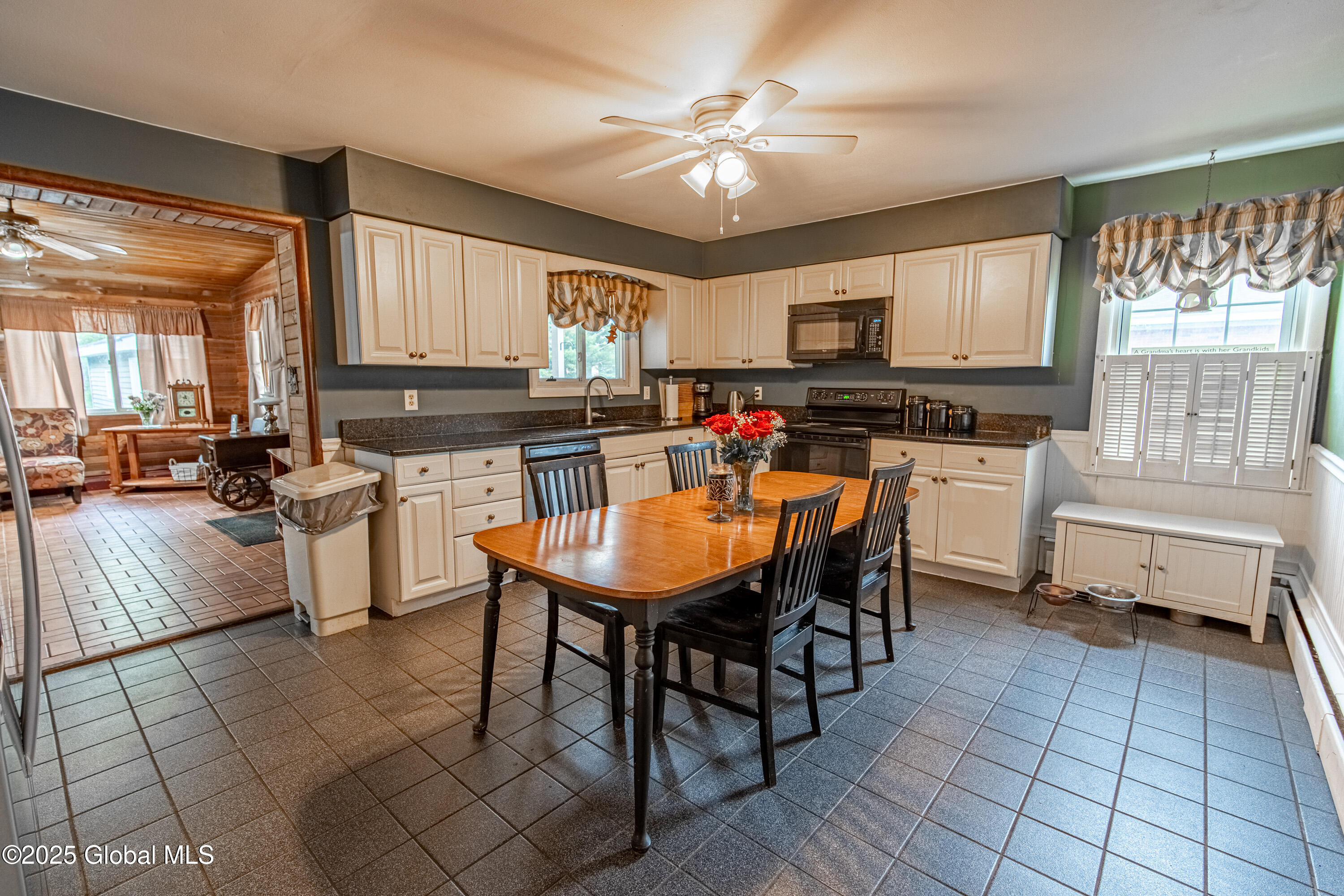 76 Mcnutt Avenue, Colonie, New York image 20
