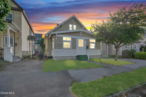 Photo of 1536 State Street, Schenectady, NY 12304 (MLS # 202522588)