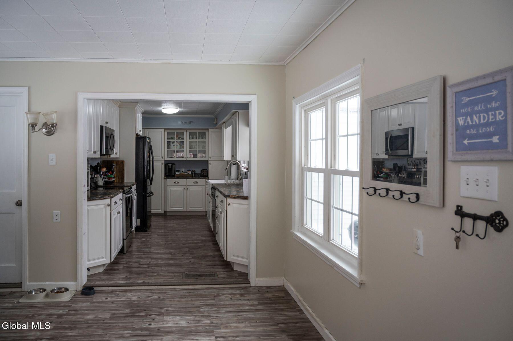 1085 W Mountain Road