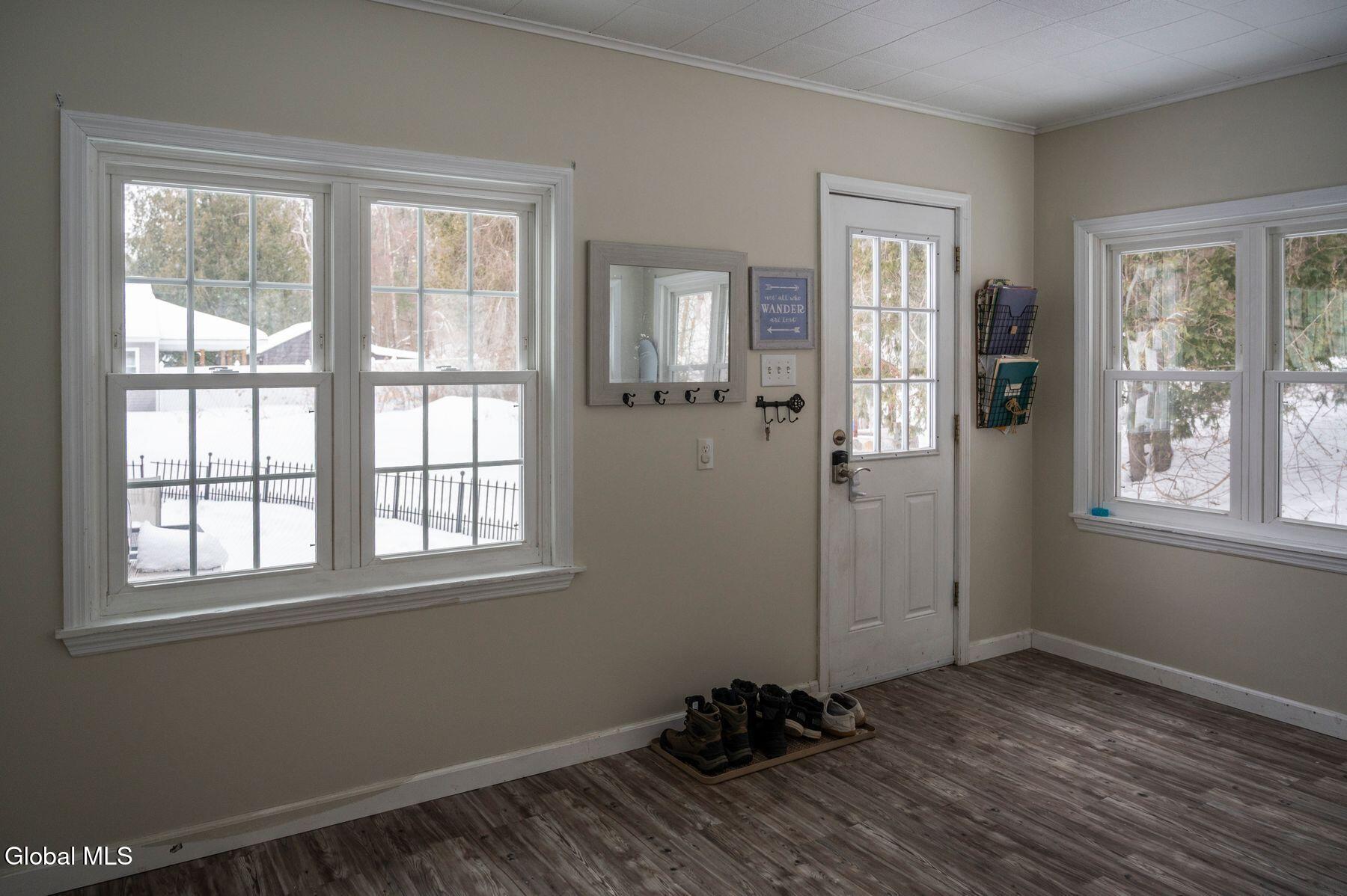 1085 W Mountain Road