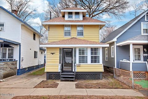 Photo of 1864 Ferndale Avenue, Schenectady, NY 12306 (MLS # 202614934)