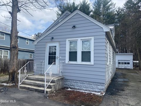 Photo of 2971 Hamburg Street, Schenectady, NY 12303 (MLS # 202613453)