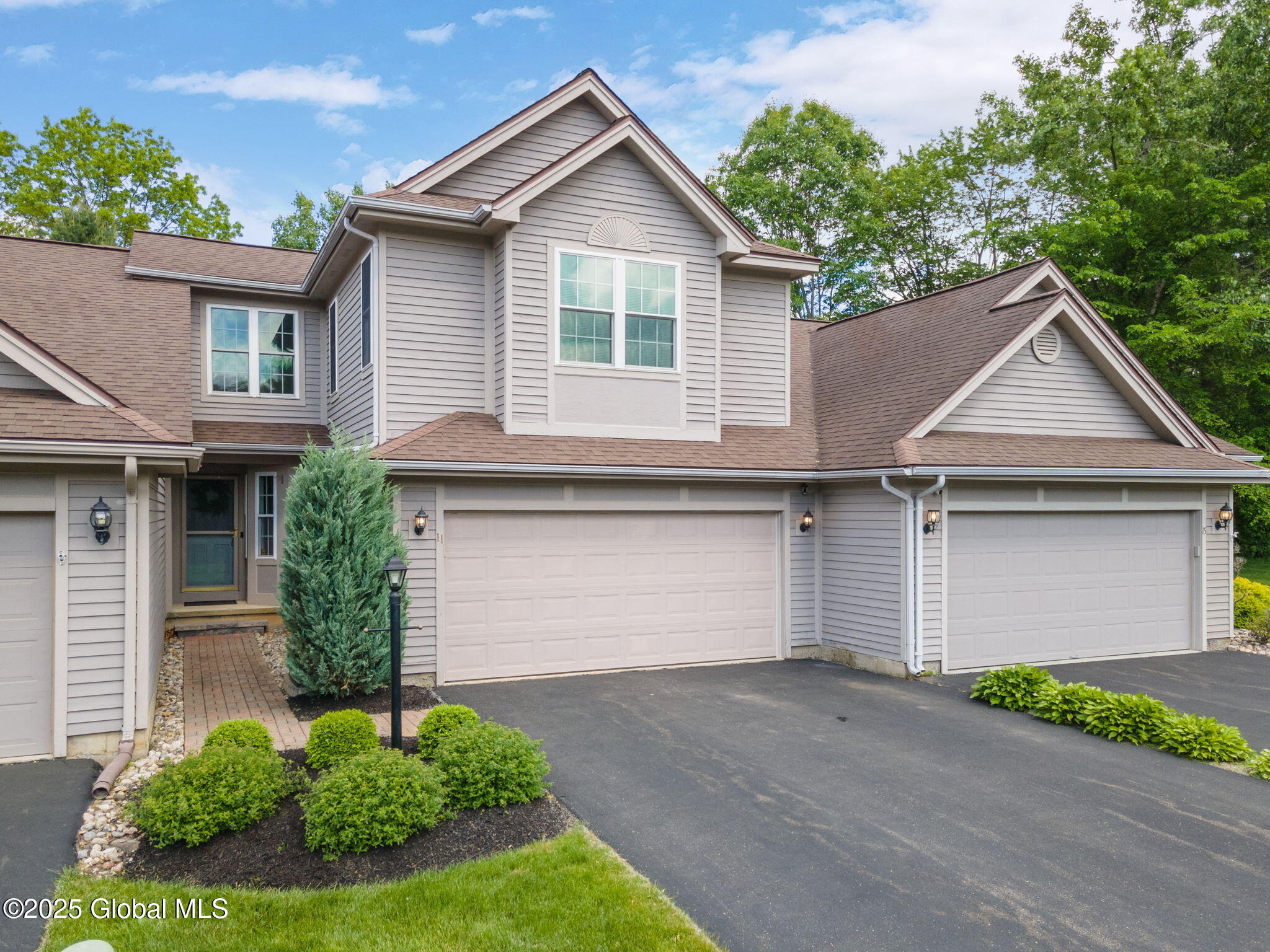 11 Wesley Place, Voorheesville, New York image 2
