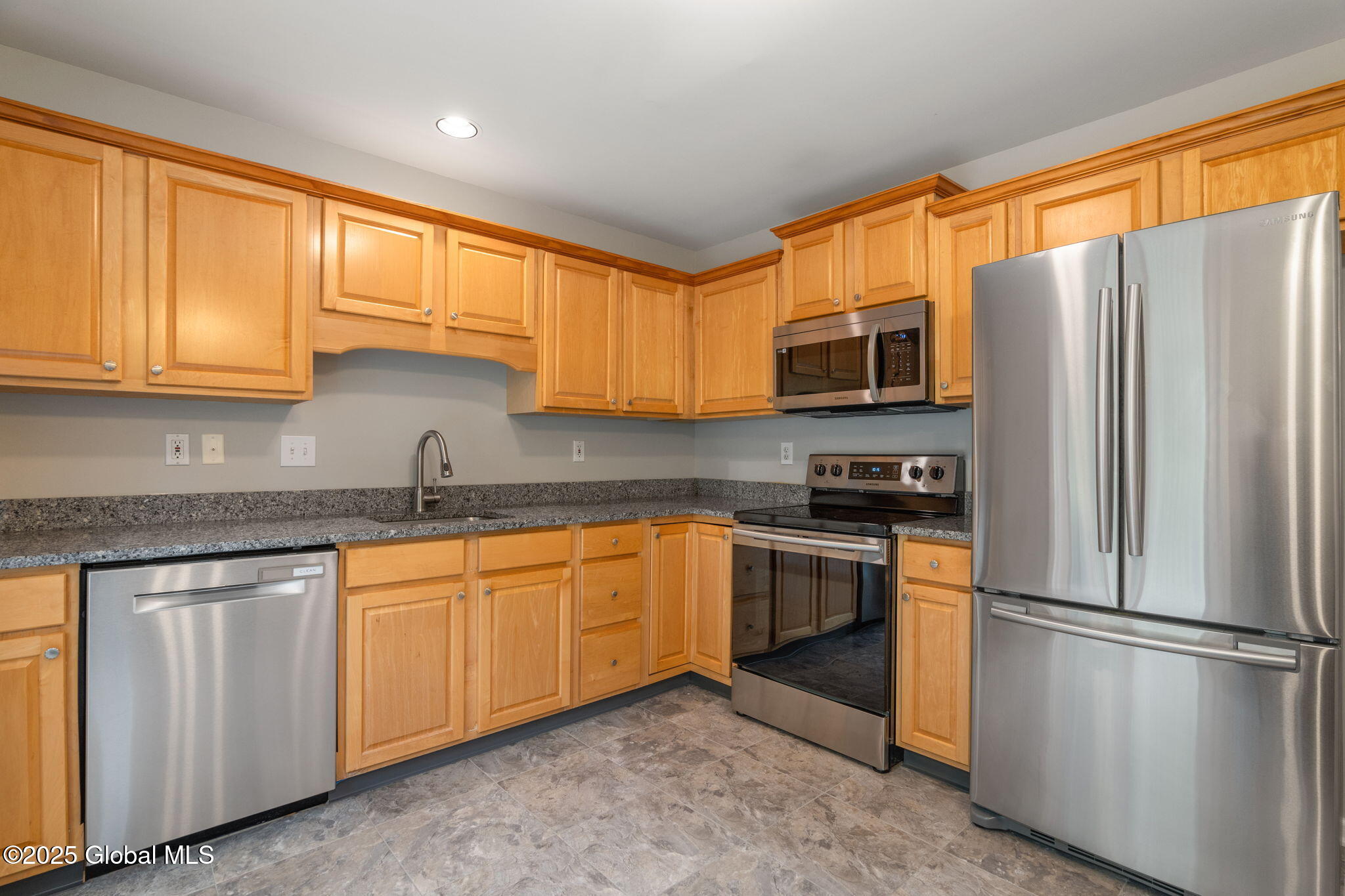 11 Wesley Place, Voorheesville, New York image 7