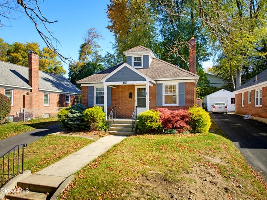 38 POINTVIEW DR, TROY, NY 12180 - Image 8e2b0ff1d2f9d0e67a587de34f4a5907/786114469