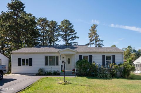 Photo of 2740 Maida Lane, Schenectady, NY 12306 (MLS # 202527141)