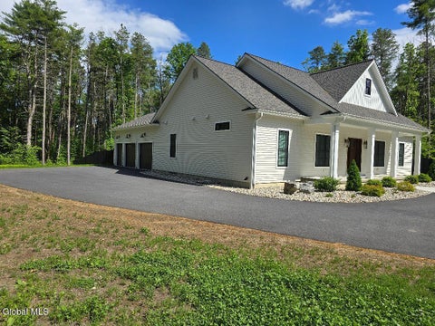 Homes For Sale - 28 South Road<br/> Saratoga County, Gansevoort, NY 12831