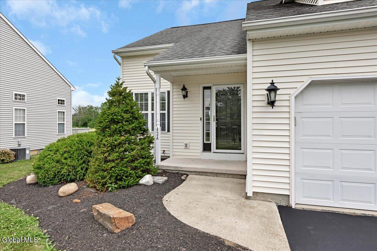 42A Raylinsky Lane