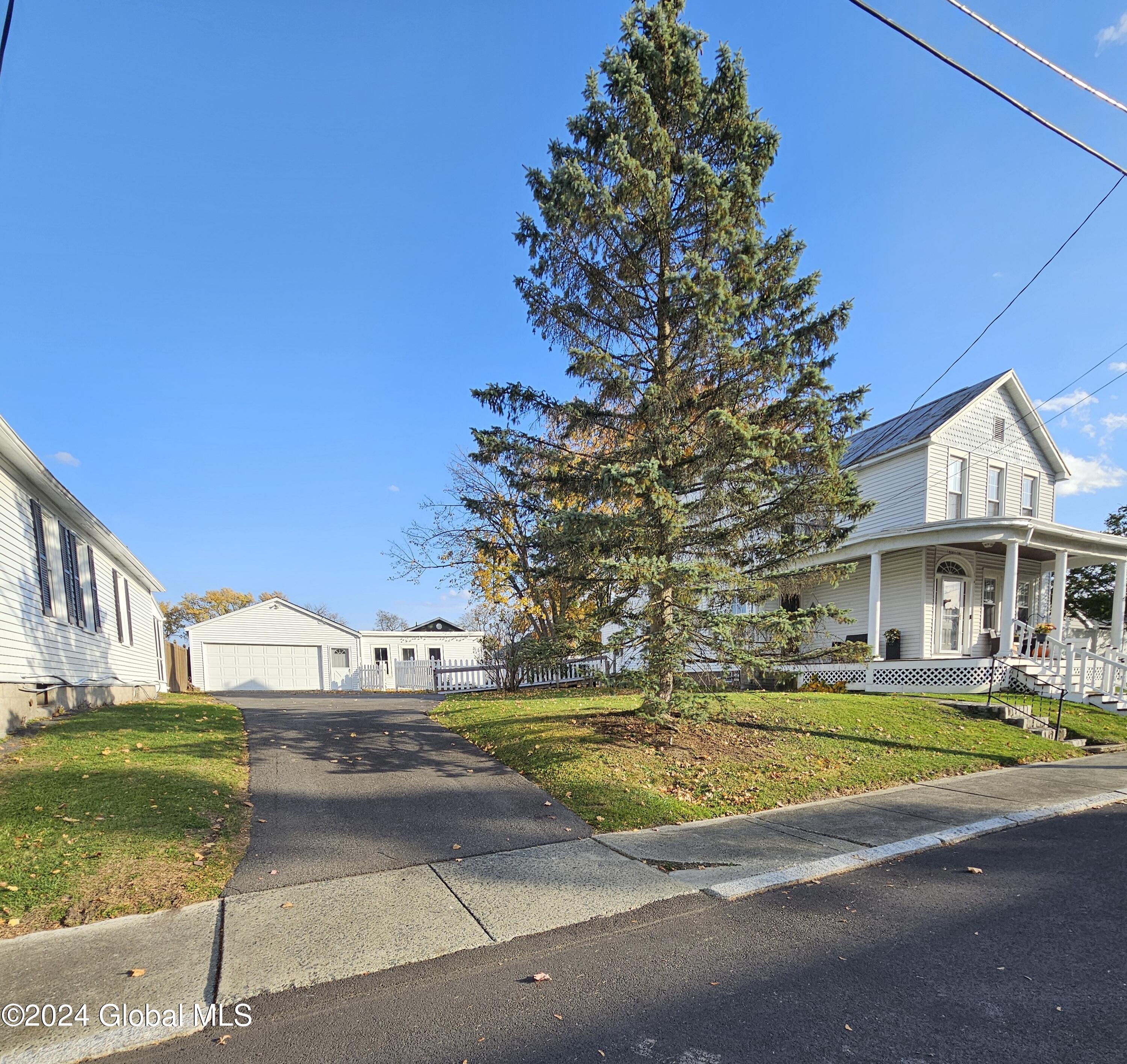 22 Mann Avenue, Cohoes, New York image 25