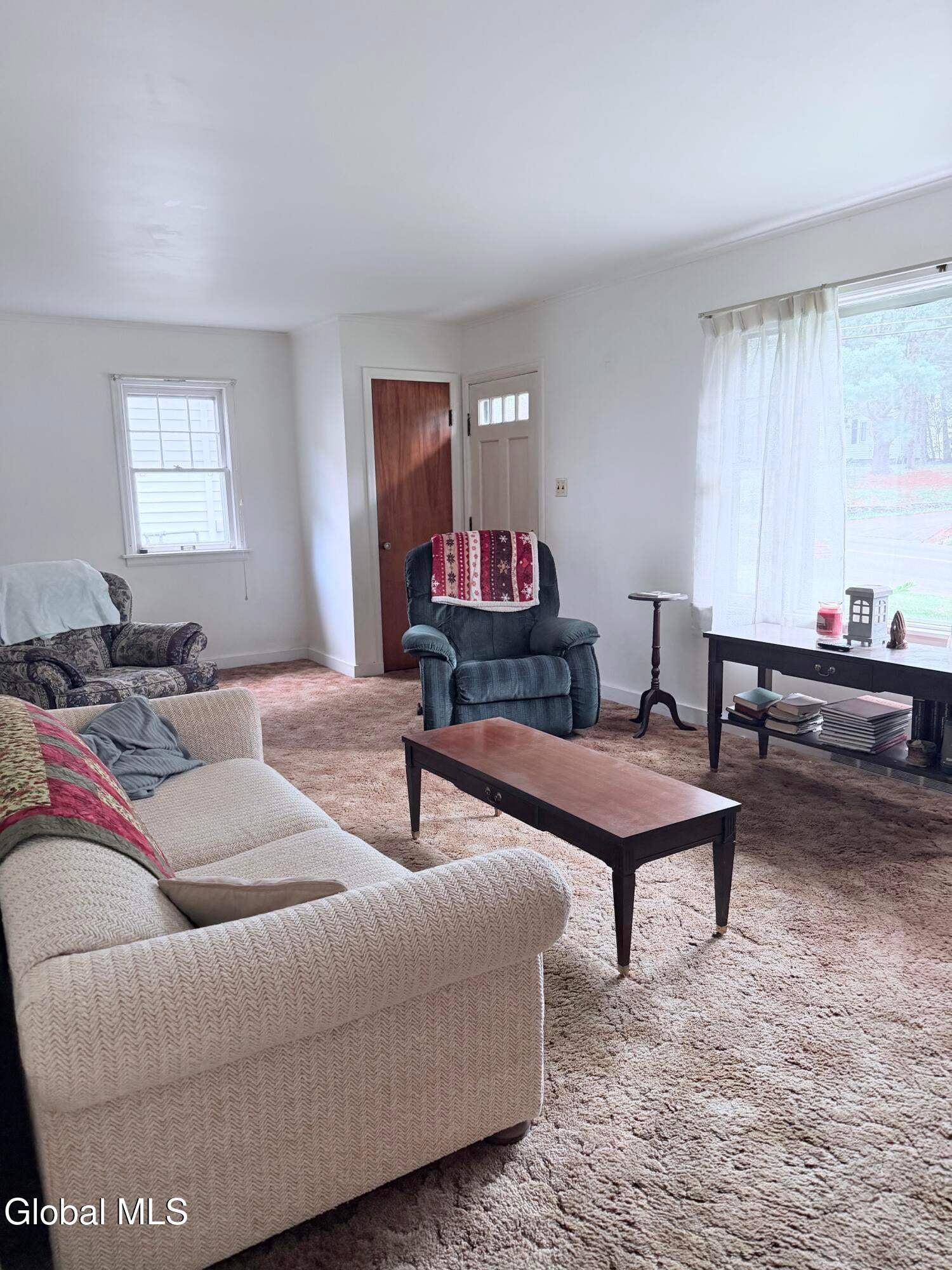 184 S Kingsboro Avenue