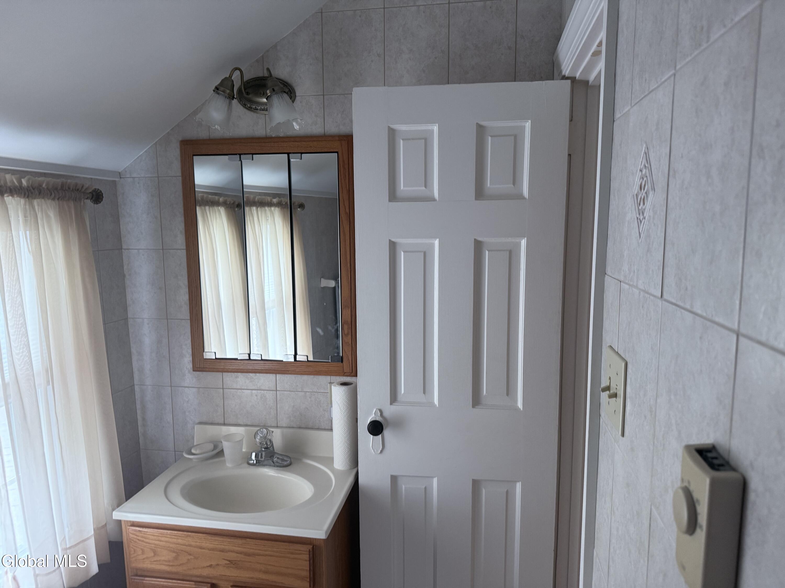 Niskayuna, New York 12309, United States, 4 Bedrooms Bedrooms, ,2 BathroomsBathrooms,Residential,Active,189568