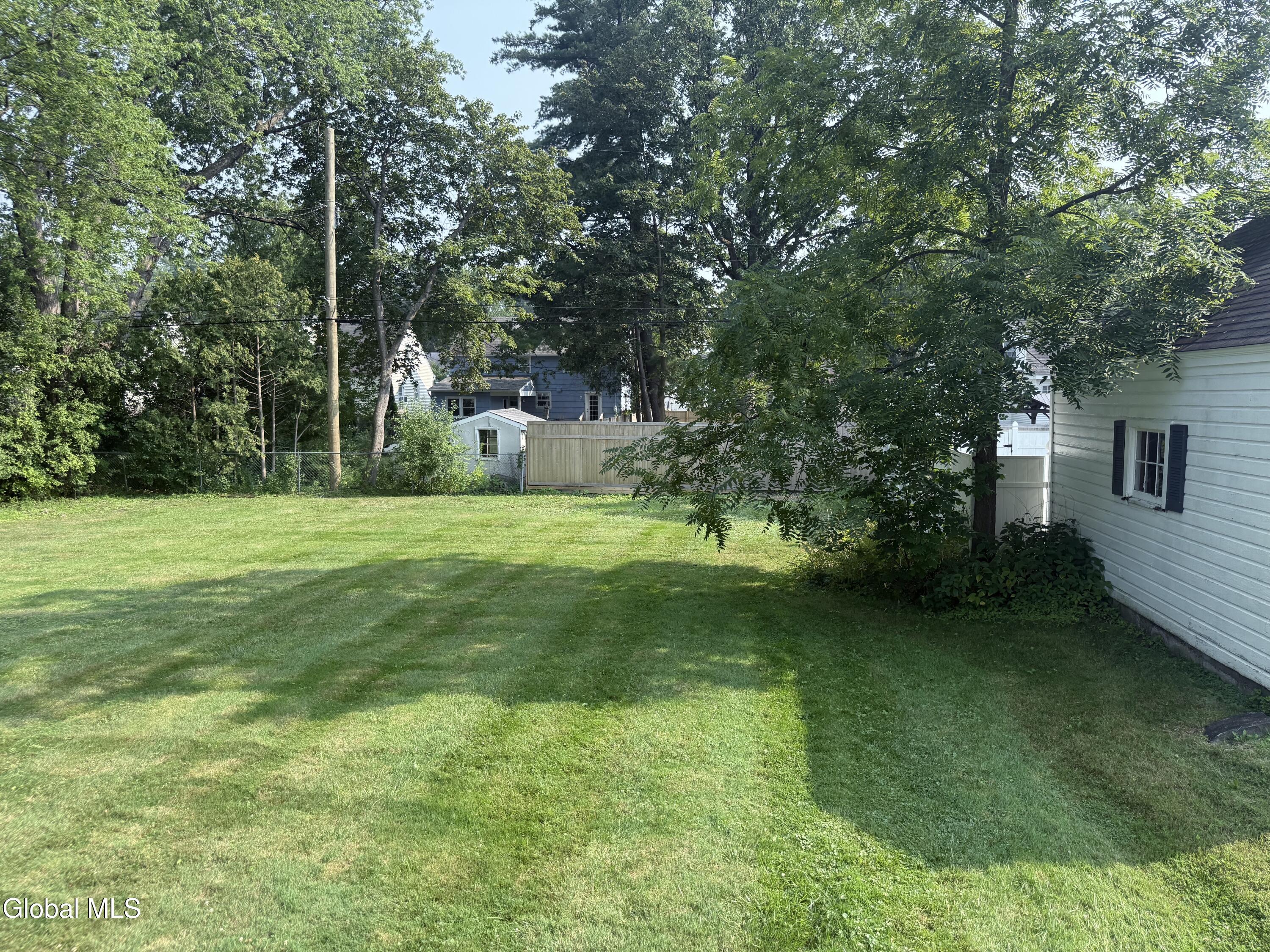 Niskayuna, New York 12309, United States, 4 Bedrooms Bedrooms, ,2 BathroomsBathrooms,Residential,Active,189568