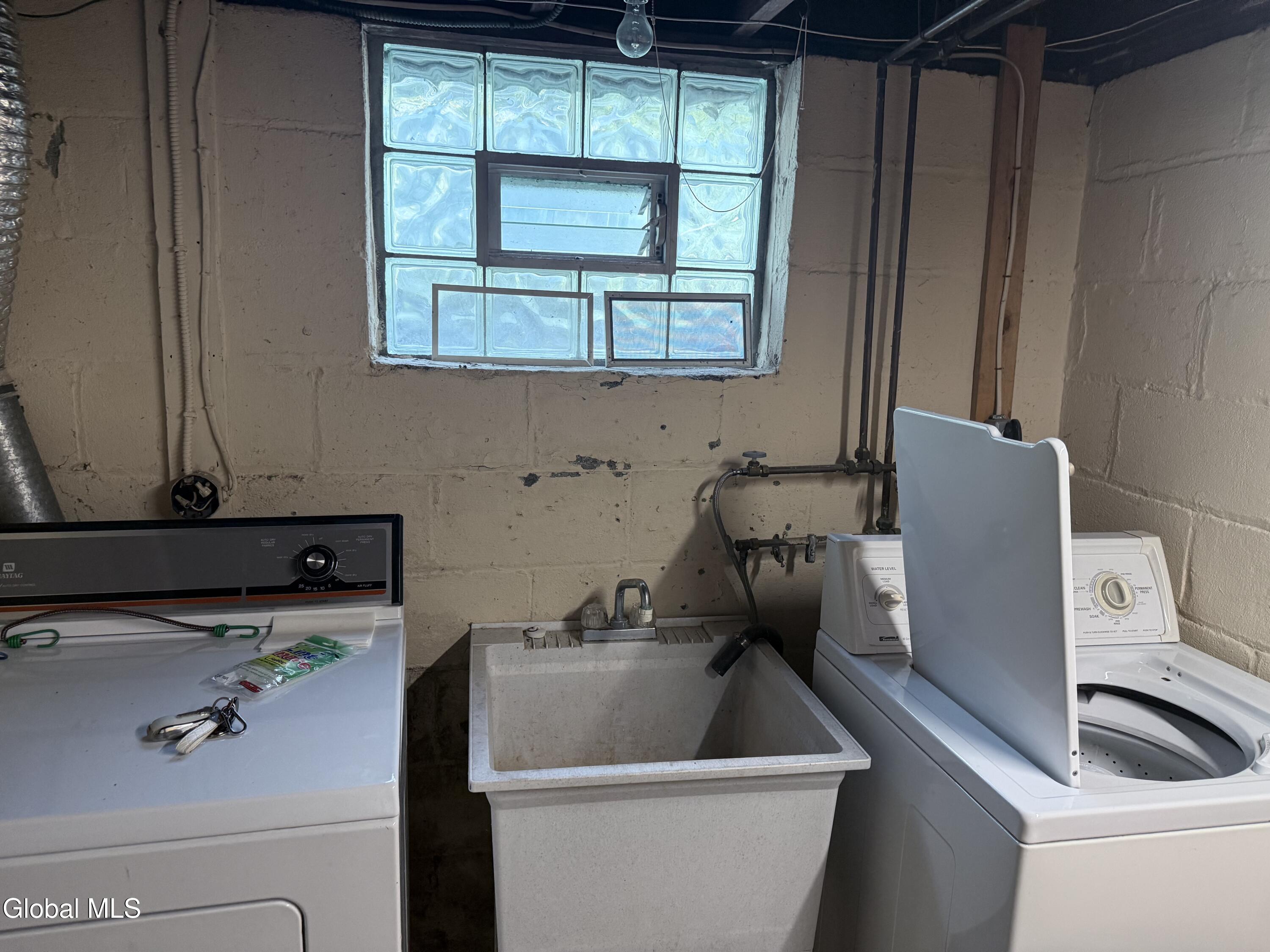 Niskayuna, New York 12309, United States, 4 Bedrooms Bedrooms, ,2 BathroomsBathrooms,Residential,Active,189568