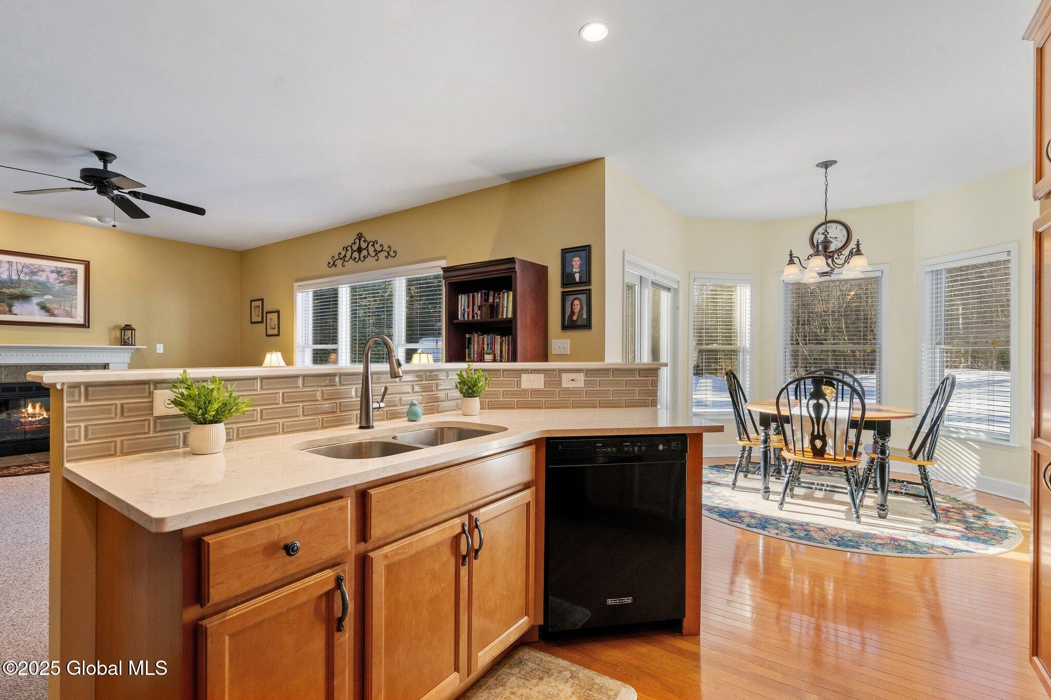 45 Liberty Way, Clifton Park, New York image 15