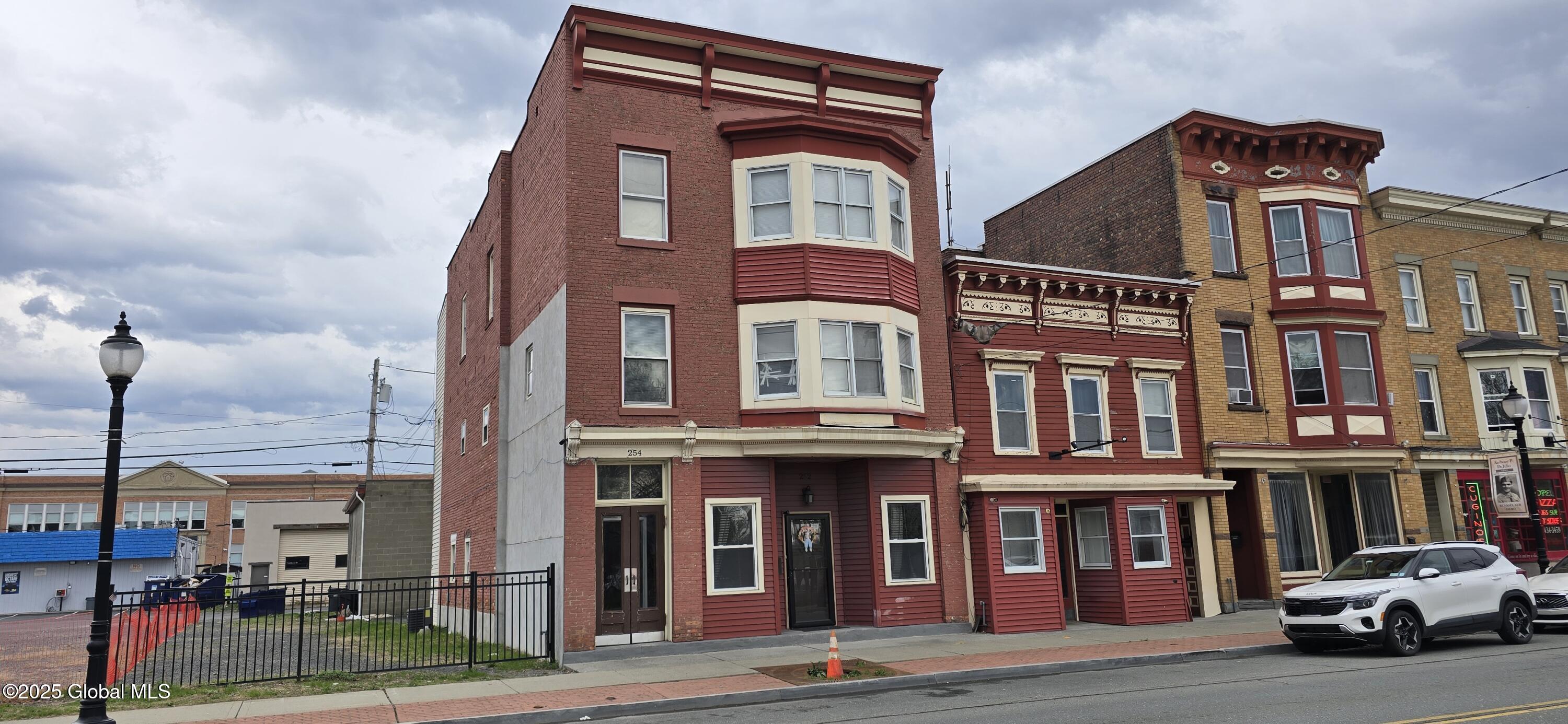 Listing image 6