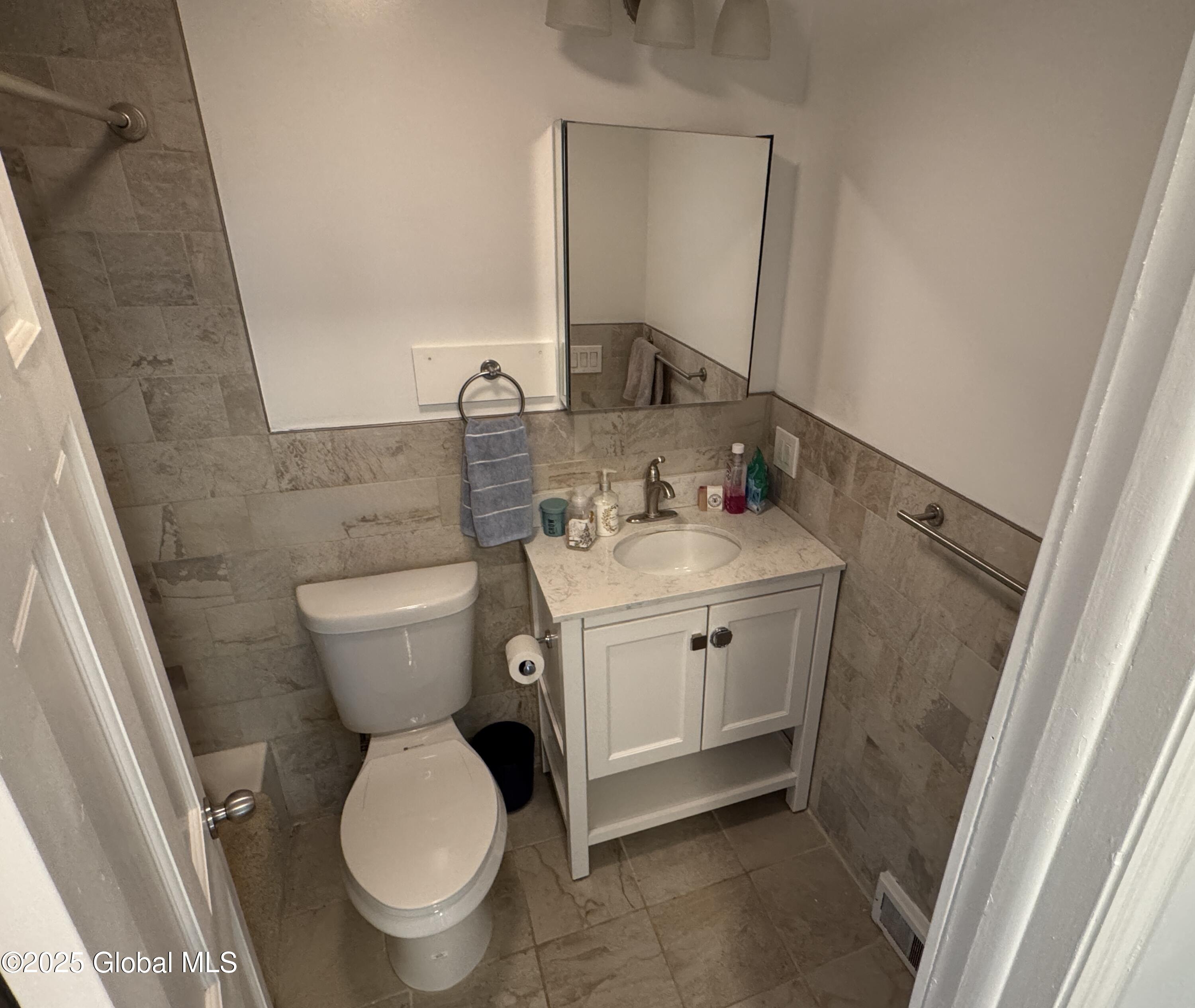15 Campus View Drive, Loudonville, New York image 23