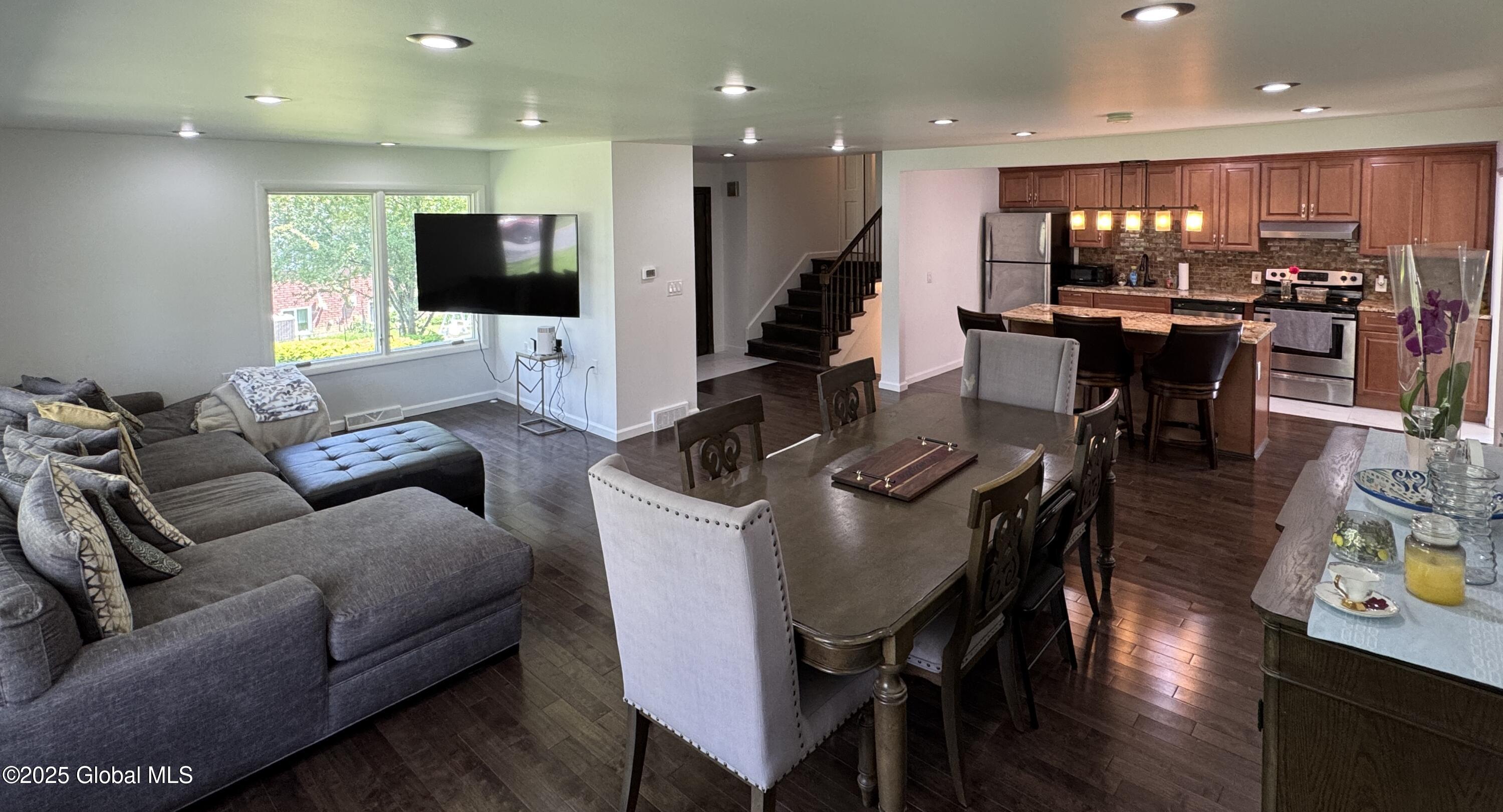 15 Campus View Drive, Loudonville, New York image 5