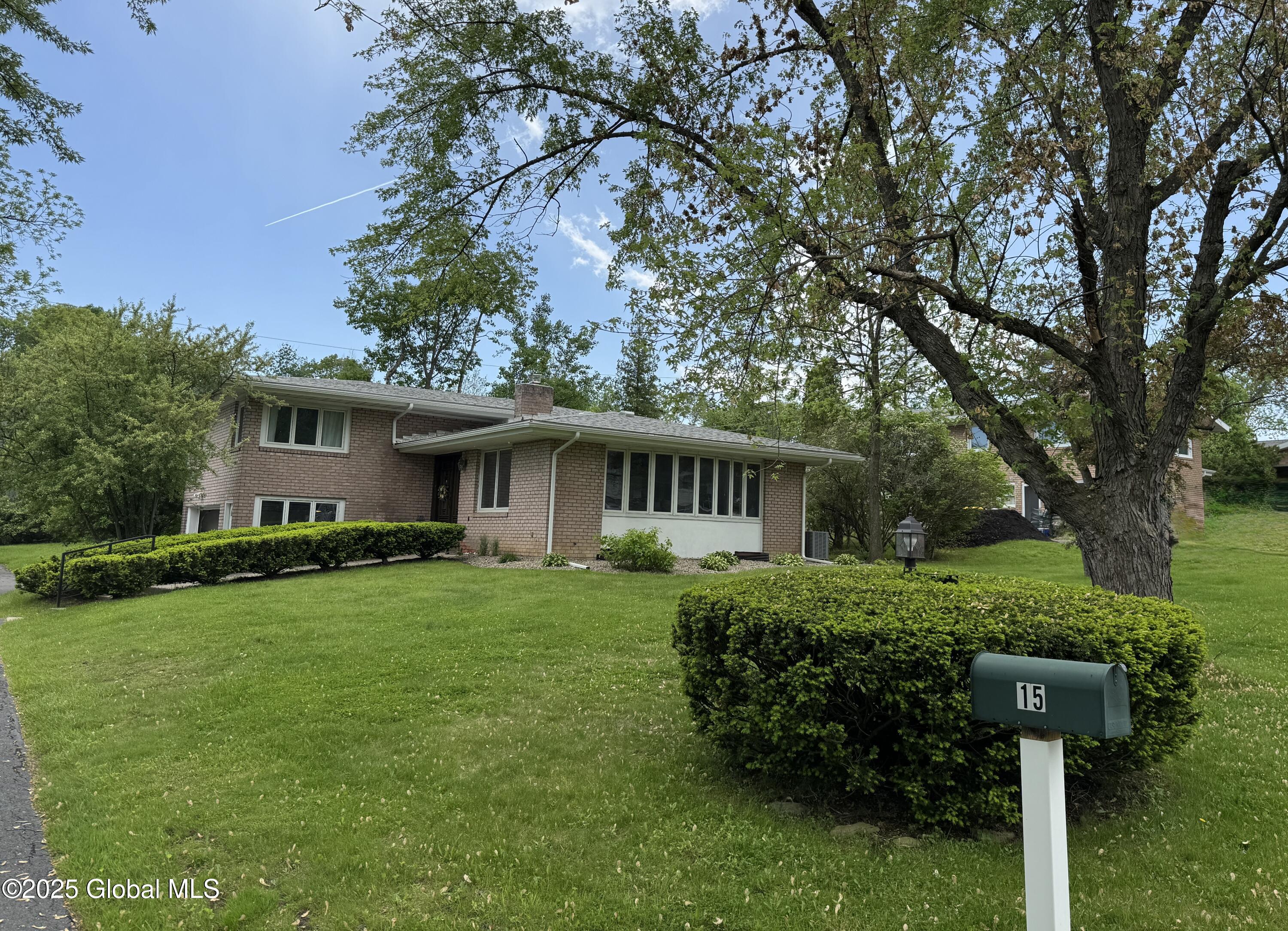 15 Campus View Drive, Loudonville, New York image 1