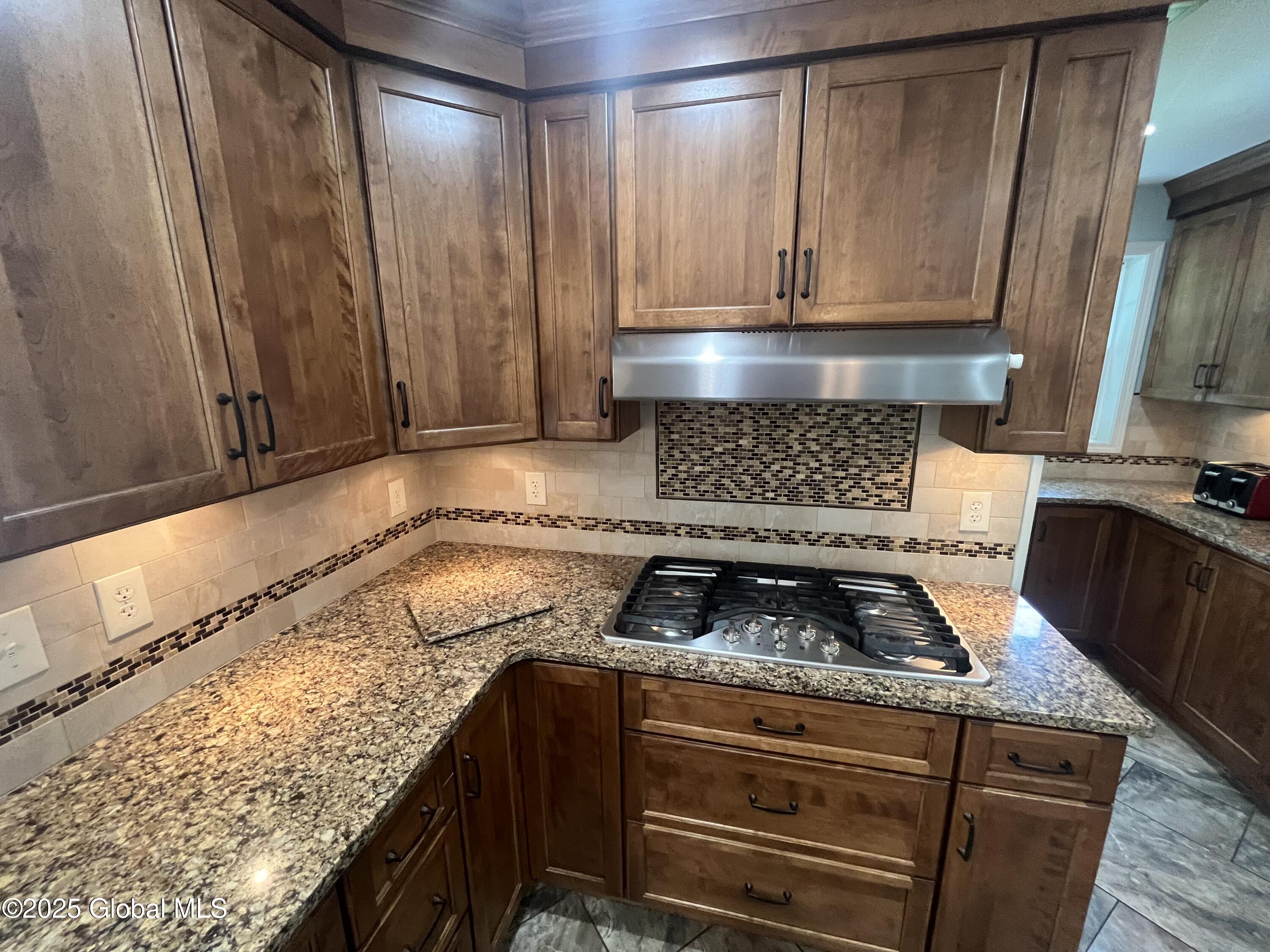 28 Copperfield Drive, Waterford, New York image 11