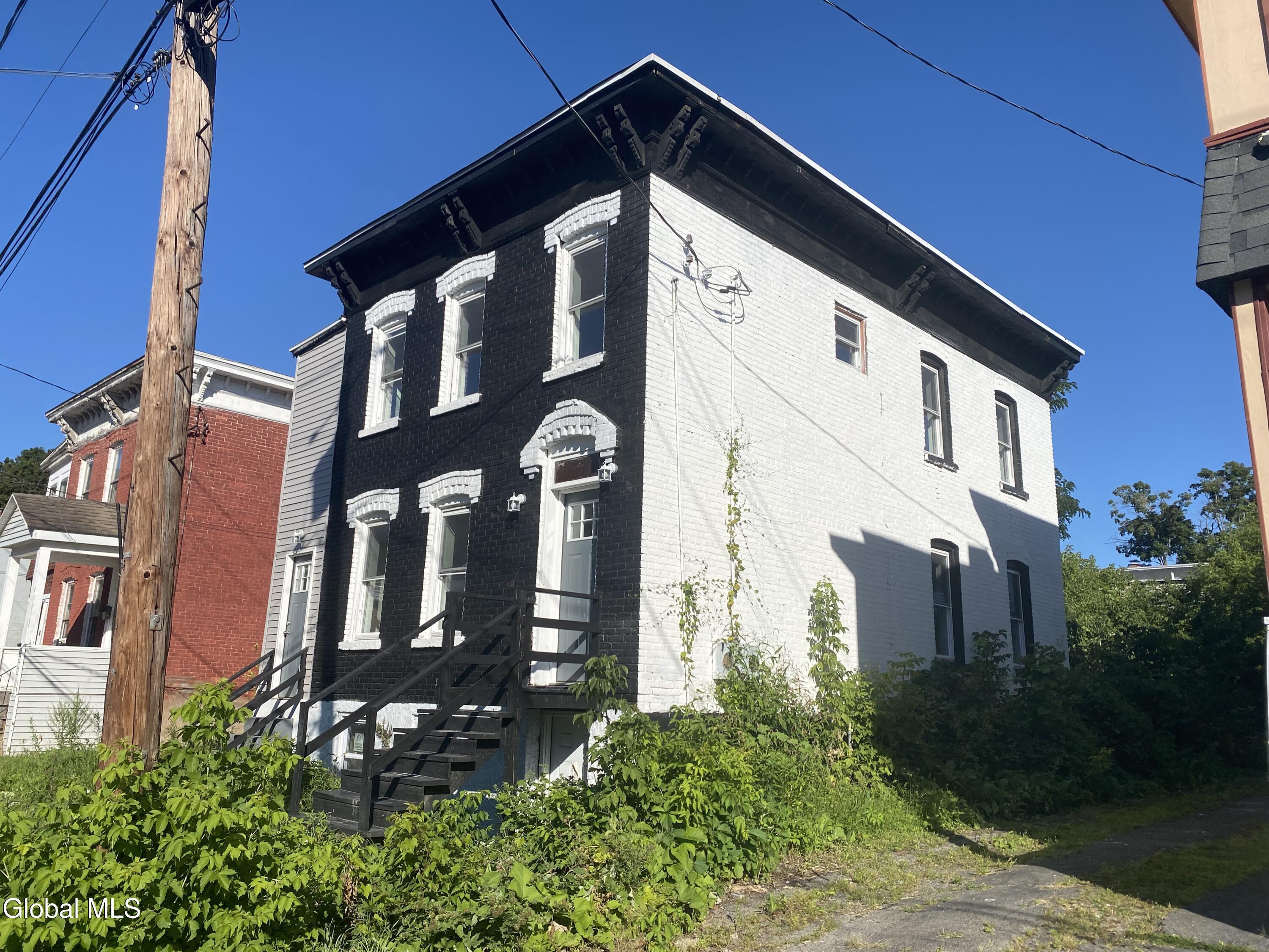 30 Kline Street