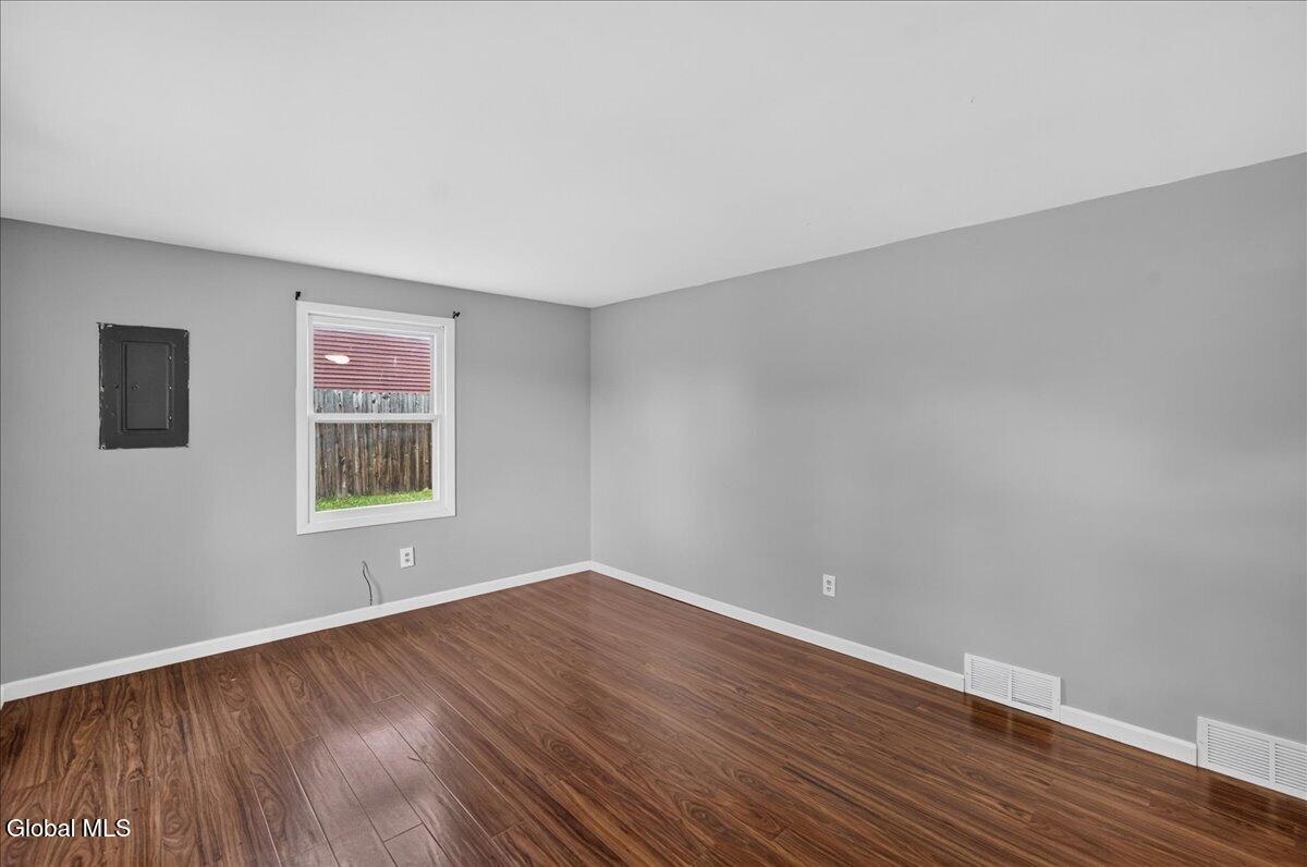 9 Long Avenue