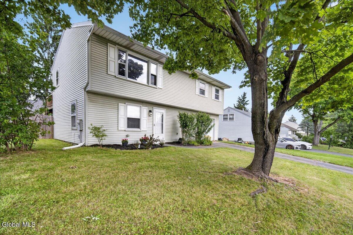 9 Long Avenue