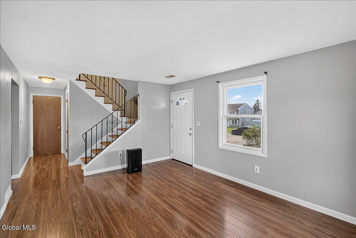 9 Long Avenue