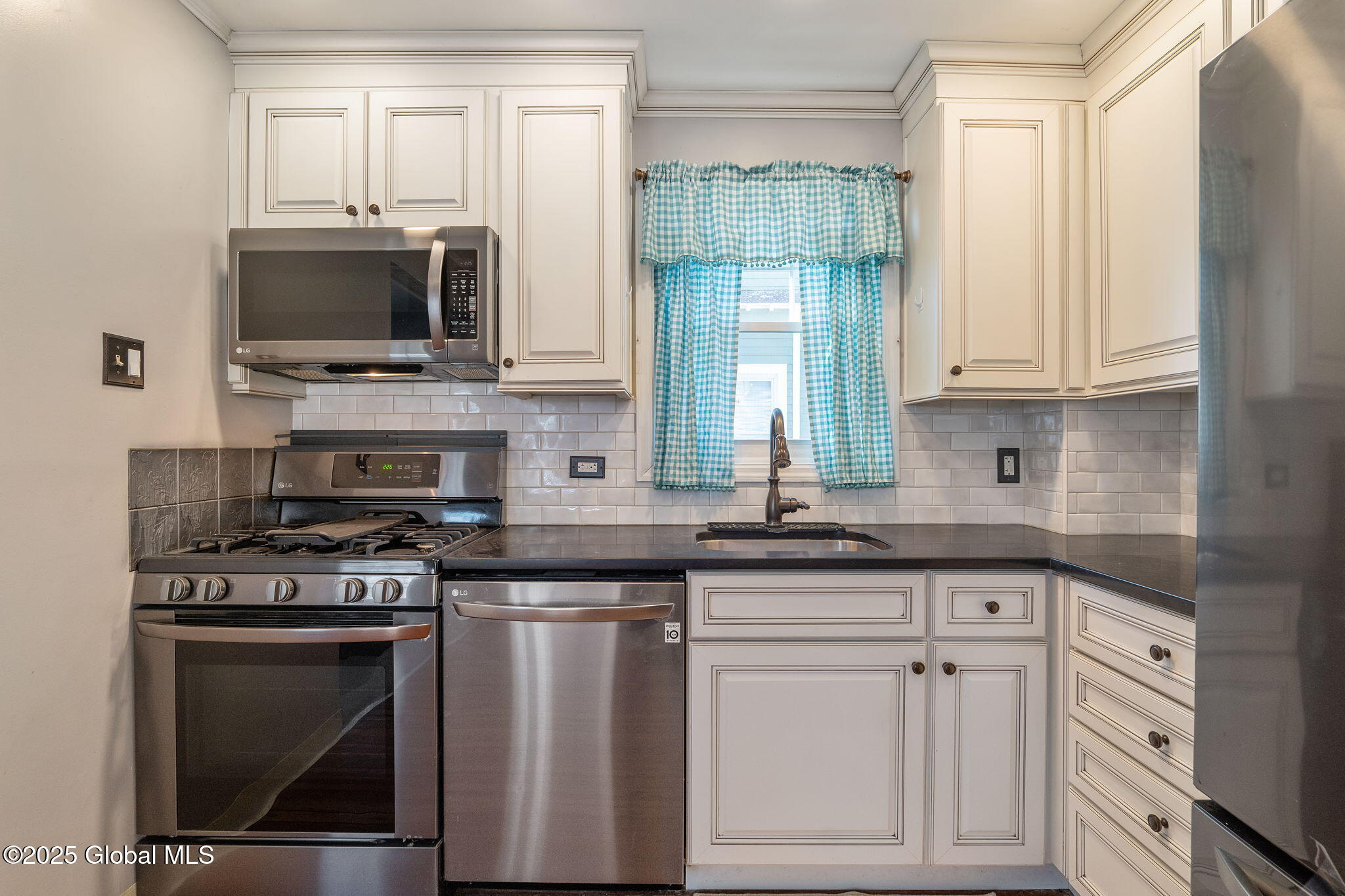 32 Dartmouth Street, Albany, New York image 17