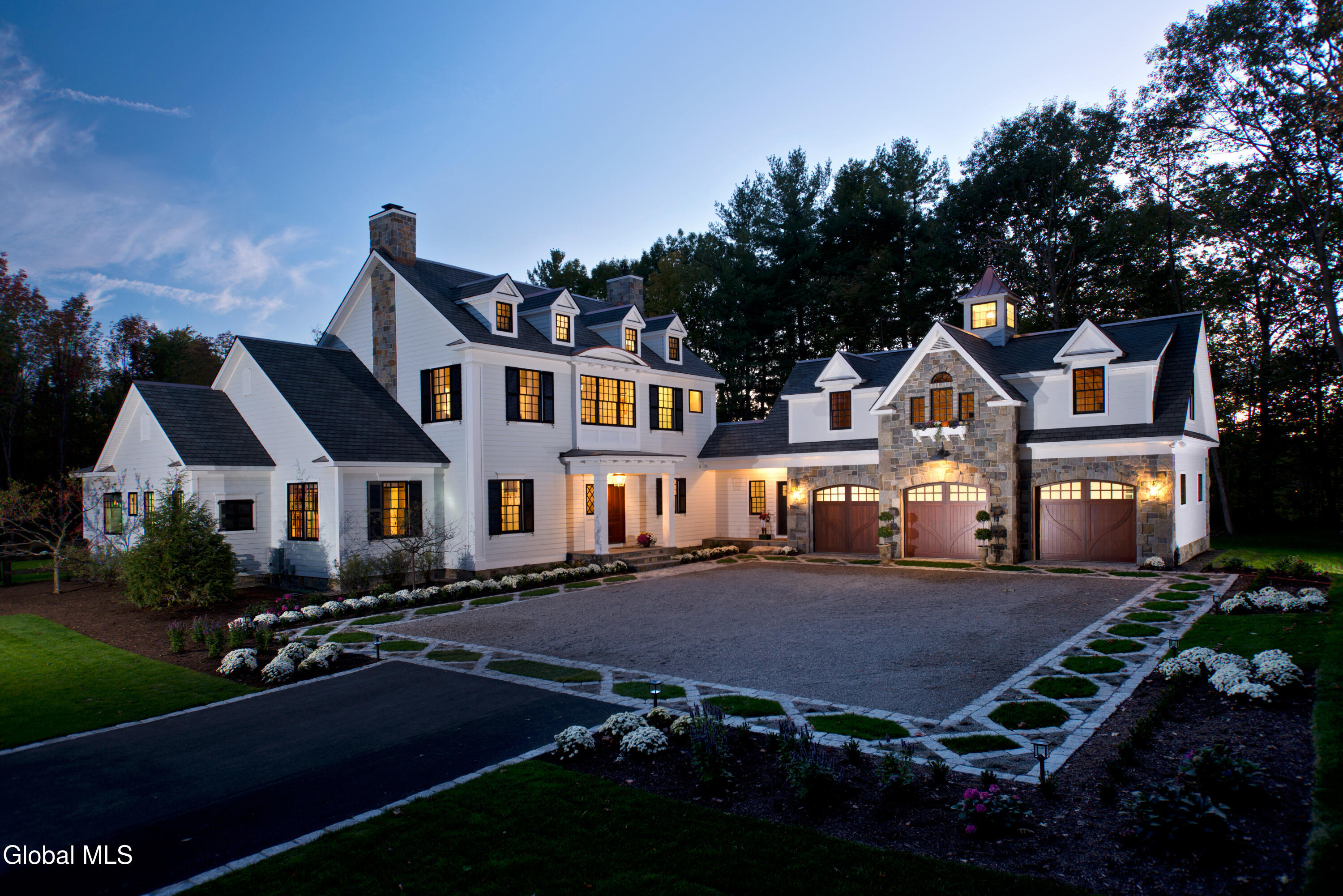 4 Saratoga Farm Road Road