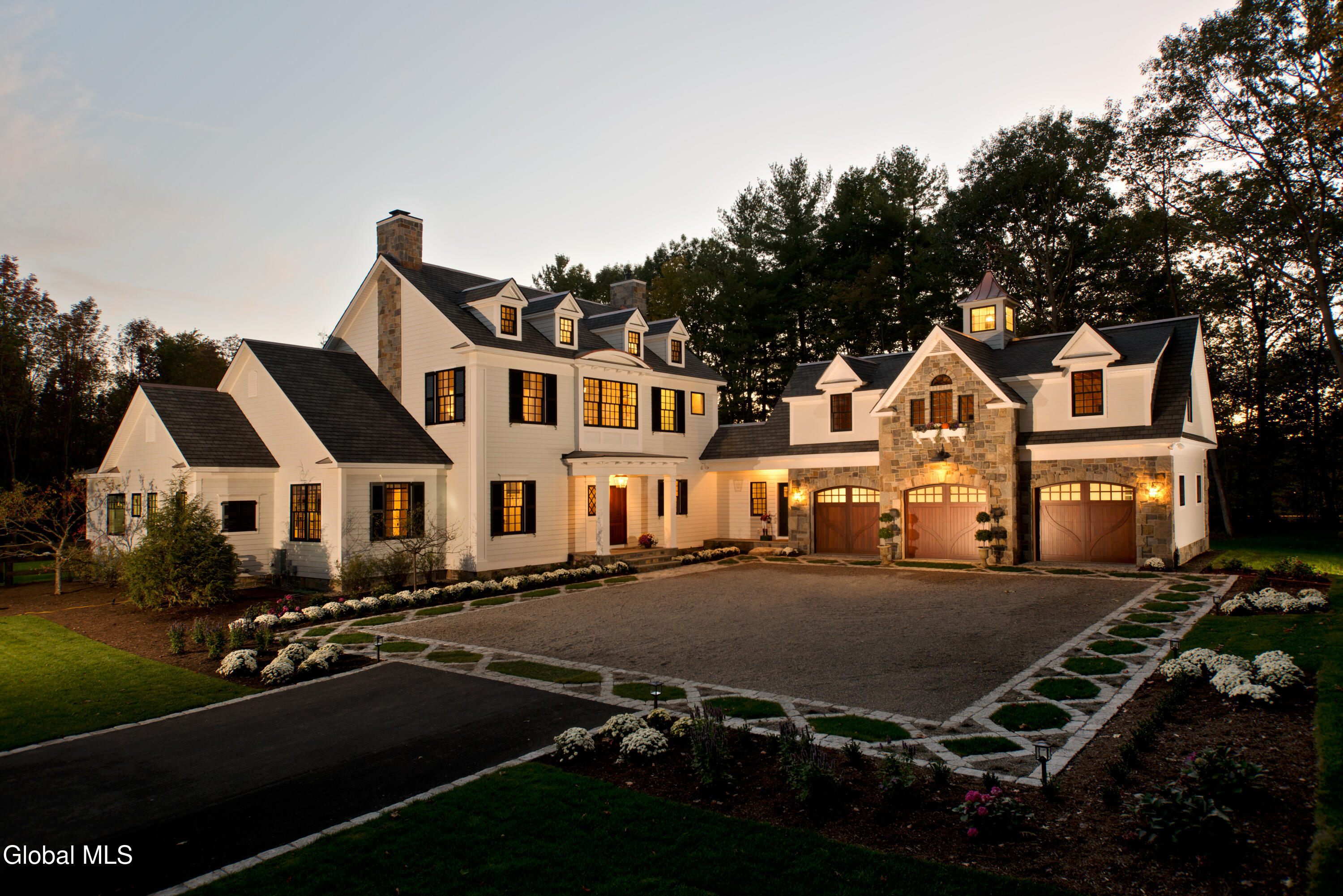 4 Saratoga Farm Road Road