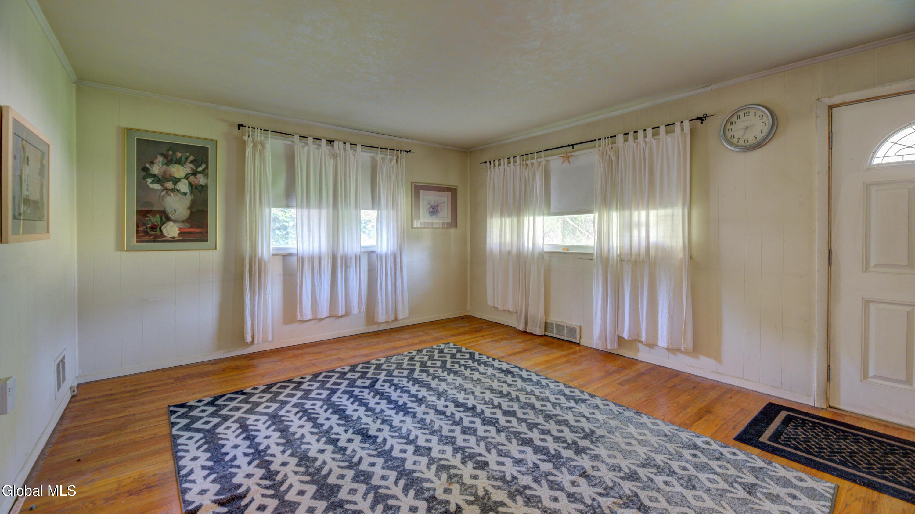 151 S Kingsboro Avenue