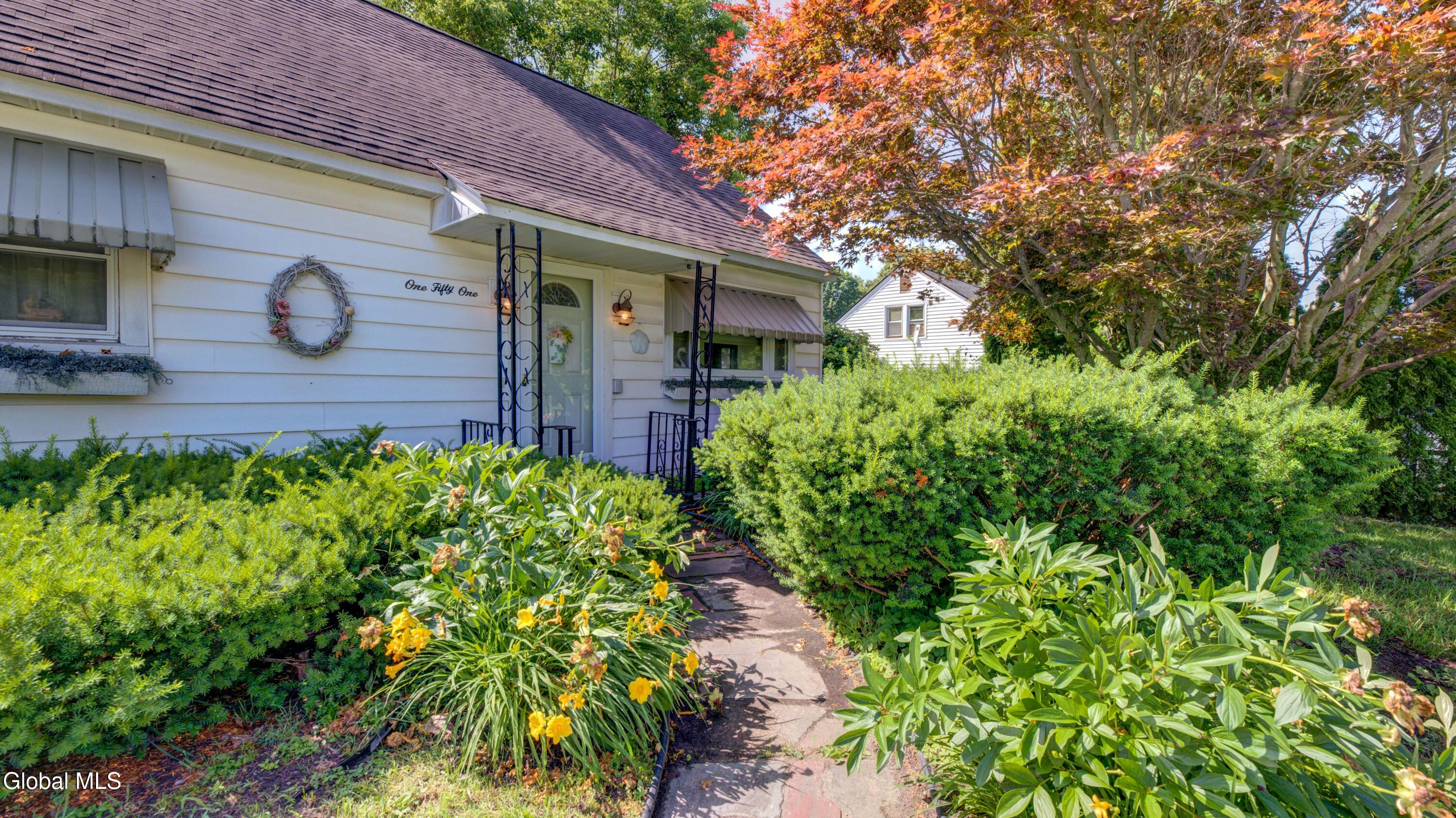 151 S Kingsboro Avenue