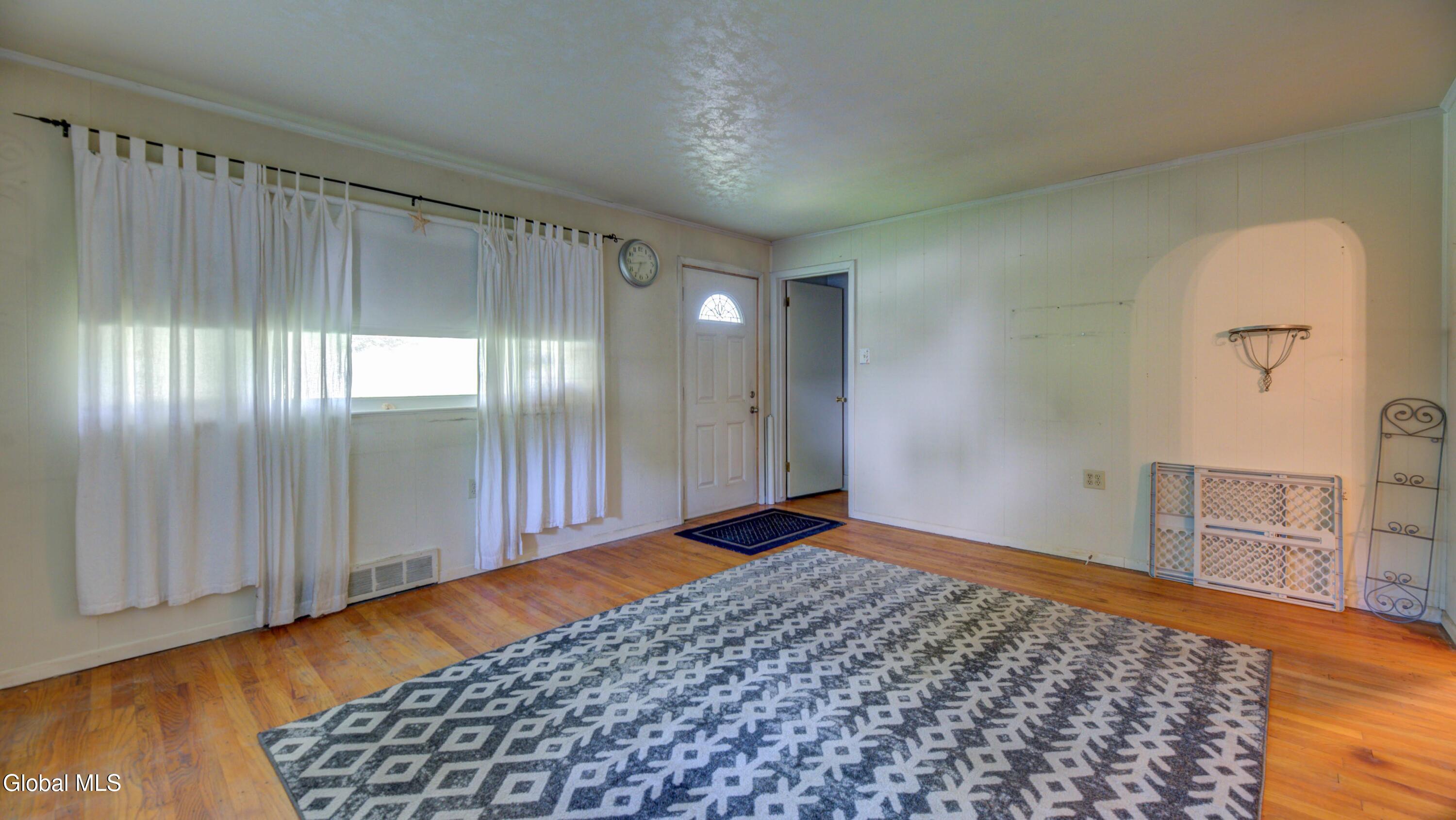 151 S Kingsboro Avenue