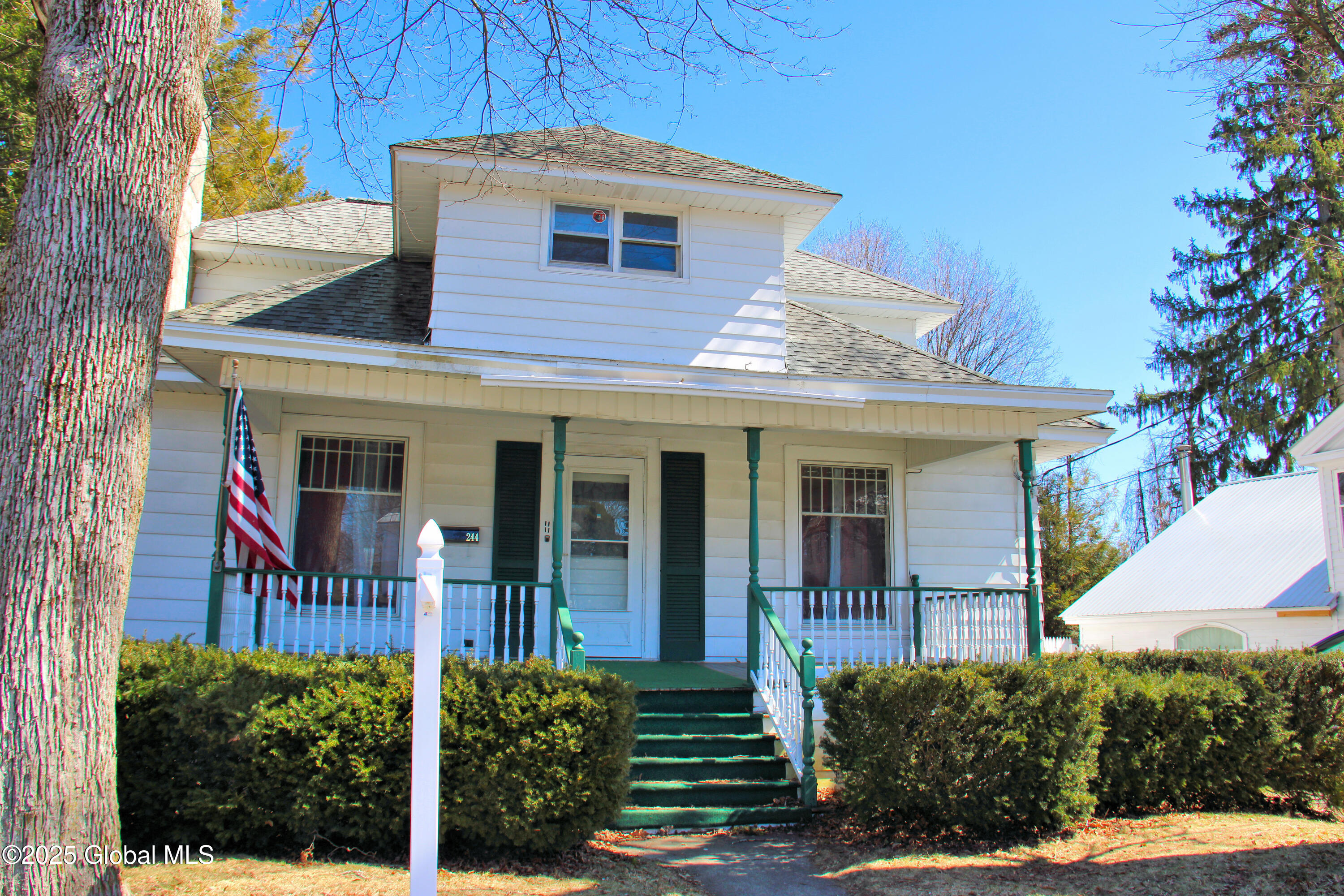 244 Kingsboro Avenue, Gloversville, New York image 1