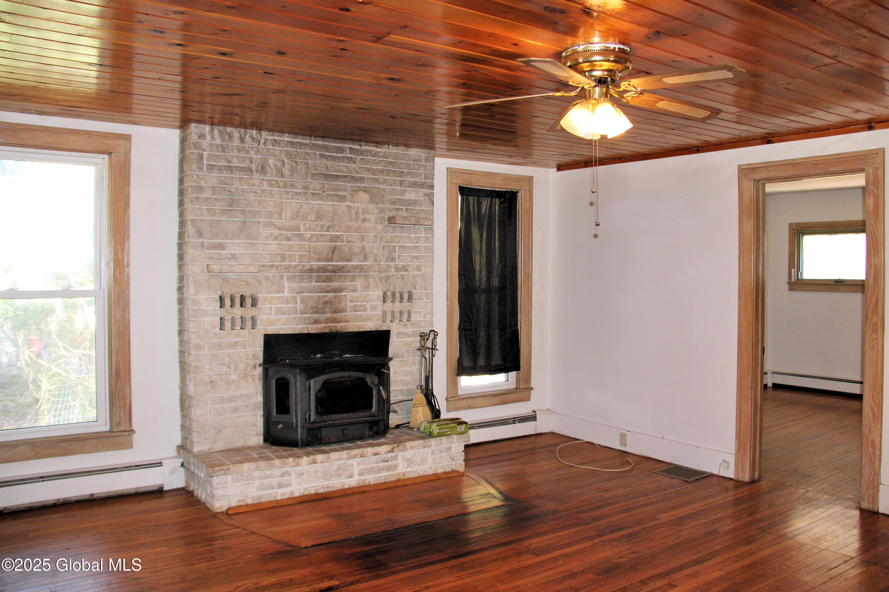 244 Kingsboro Avenue, Gloversville, New York image 3