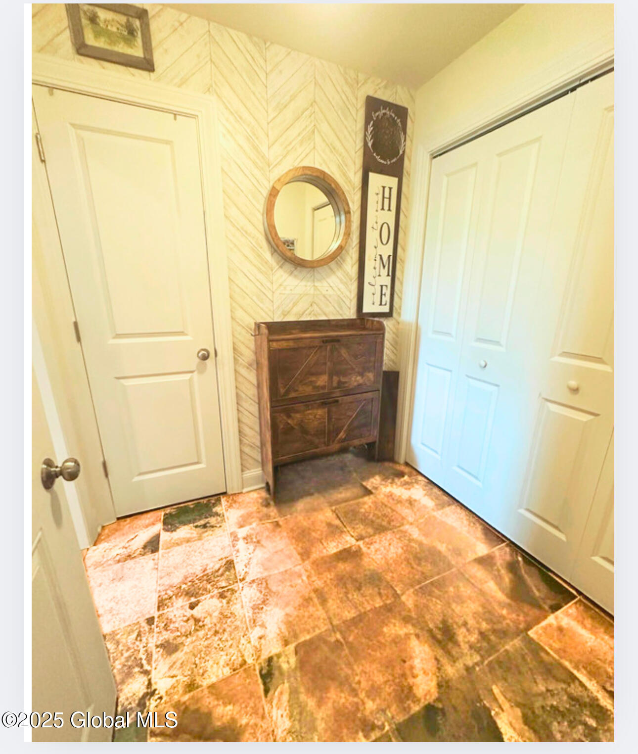 37 Nantucket Street, Cohoes, New York image 19