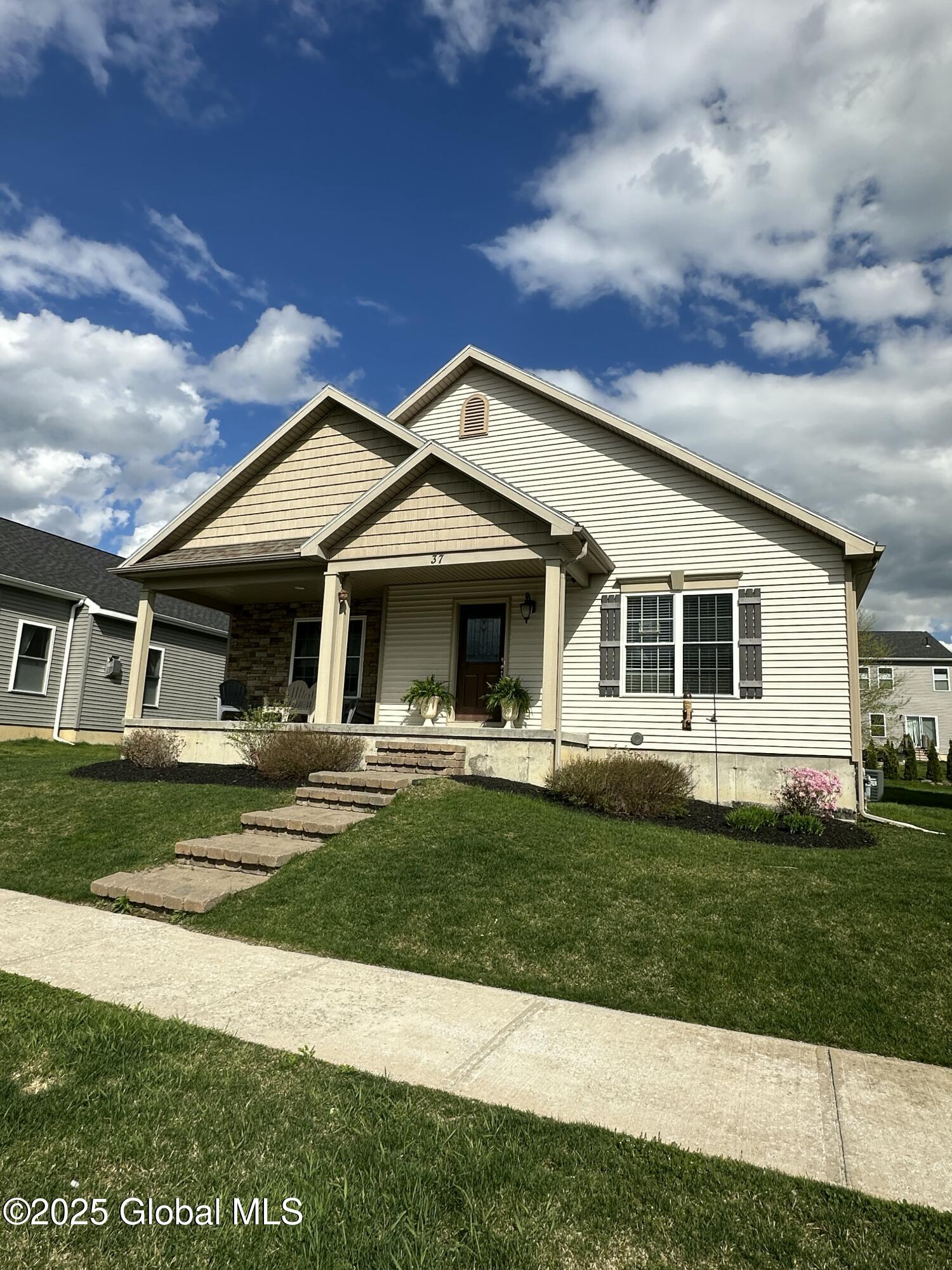 37 Nantucket Street, Cohoes, New York image 1