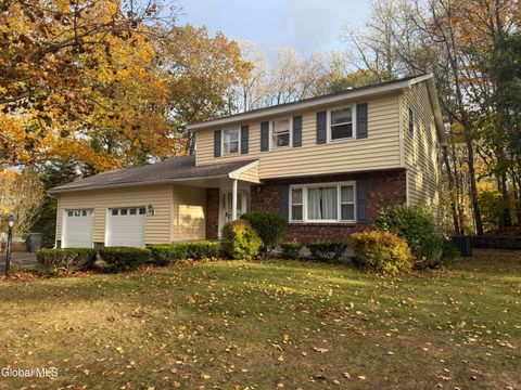 Photo of 4004 Lynwood Court, Schenectady, NY 12303 (MLS # 202529083)