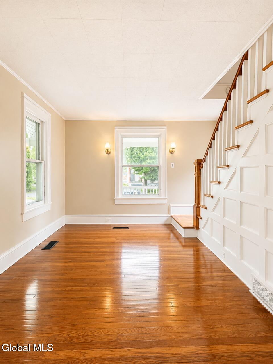 9 Grove Avenue