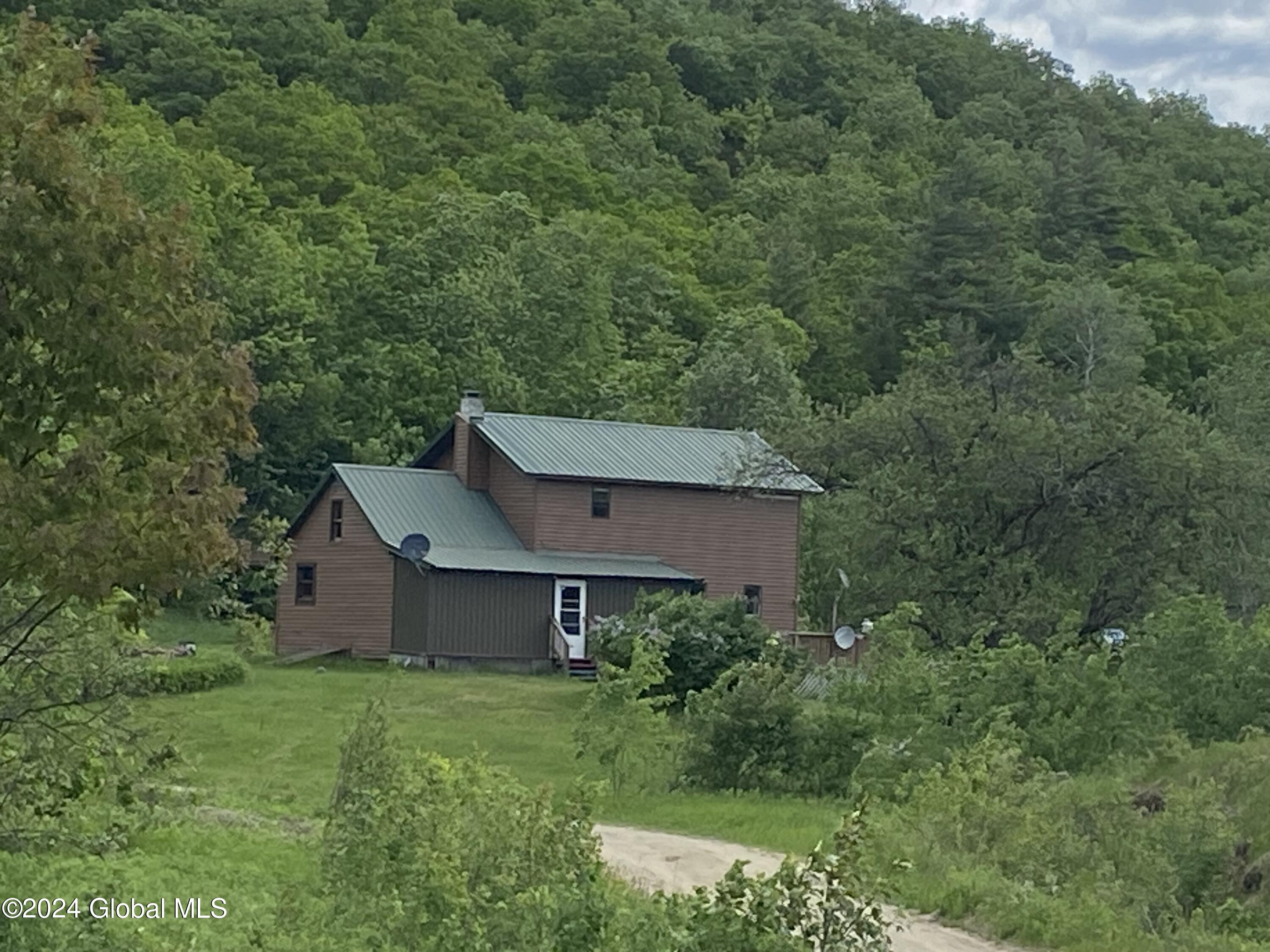 132 Cheney Road, Moriah, New York image 31