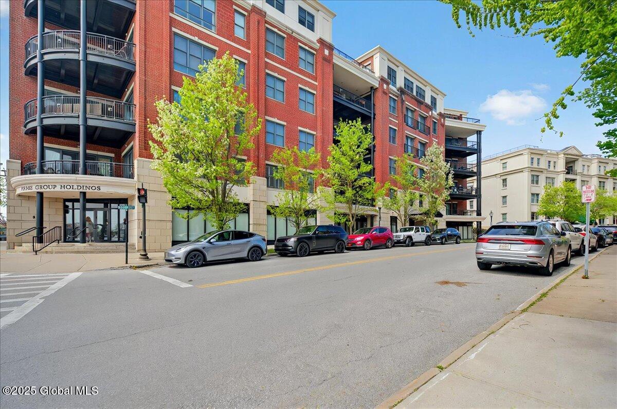87 Railroad Place #APT 207, Saratoga Springs, New York image 1