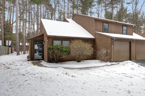 Photo of 9 Wake Robin Road, Malta, NY 12020 (MLS # 202610079)