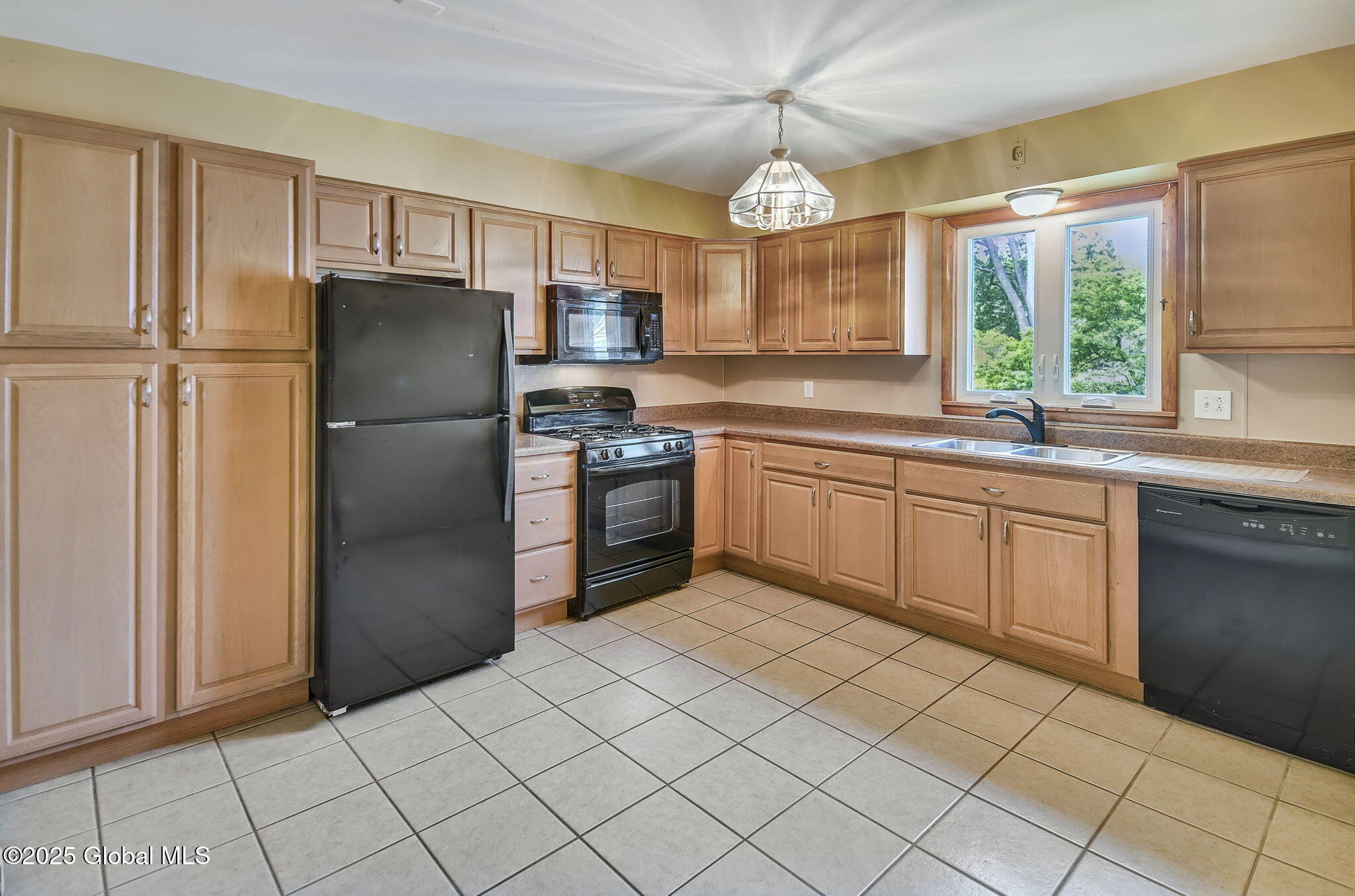 31 Fairfield Avenue, Albany, New York image 6