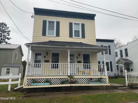 Photo of 9 James Street #apt 2, Saratoga Springs, NY 12866 (MLS # 202613022)